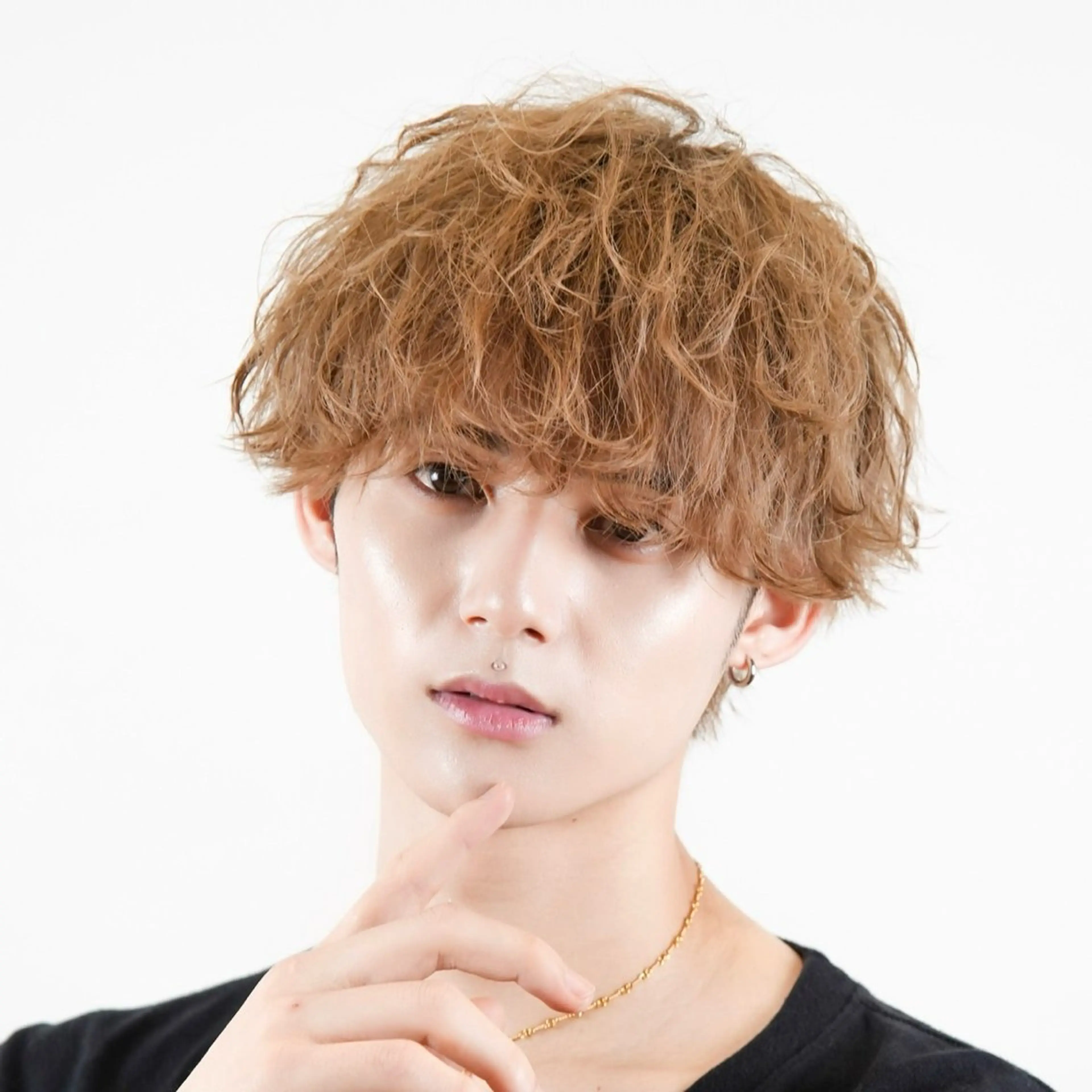 ミディアム カラー メンズ カット ヘアカラー トリートメント 渋谷のブリーチカラー シェフ🧑‍🍳蓮のヘアスタイル