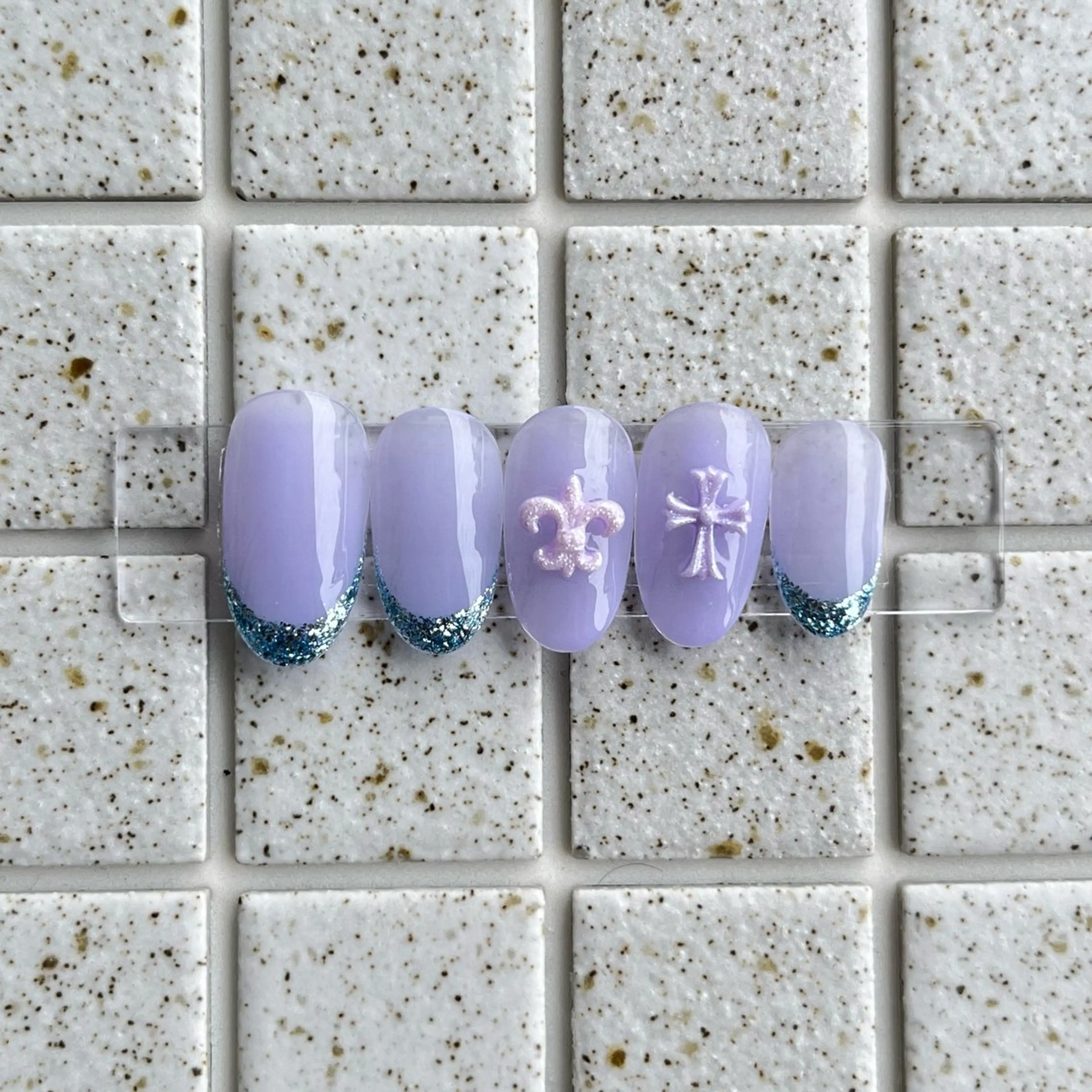 ネイル フレンチネイル ハンドネイル 十色 Saoriのネイルデザイン