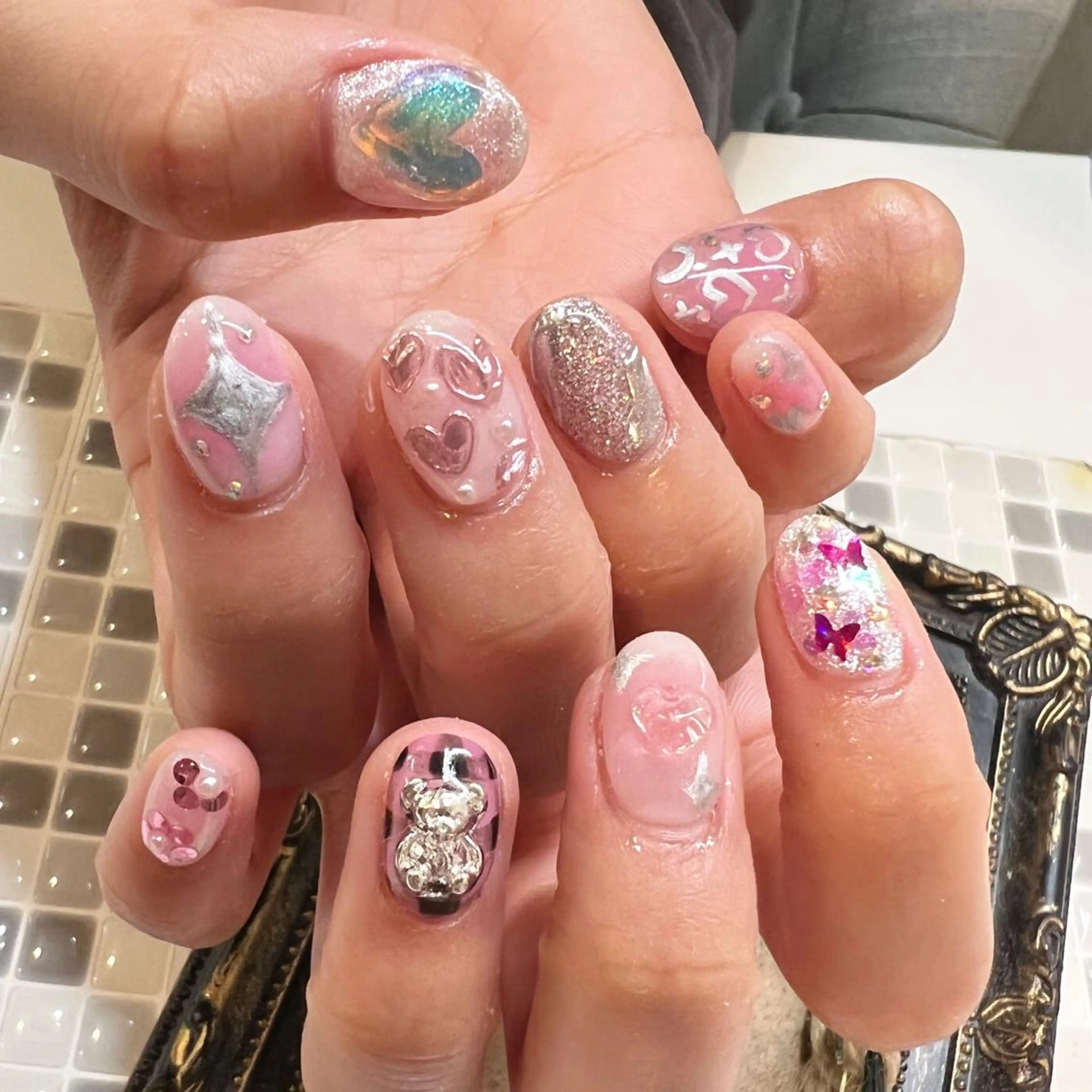 ネイル アートネイル キラキラネイル nailist yuiのネイルデザイン