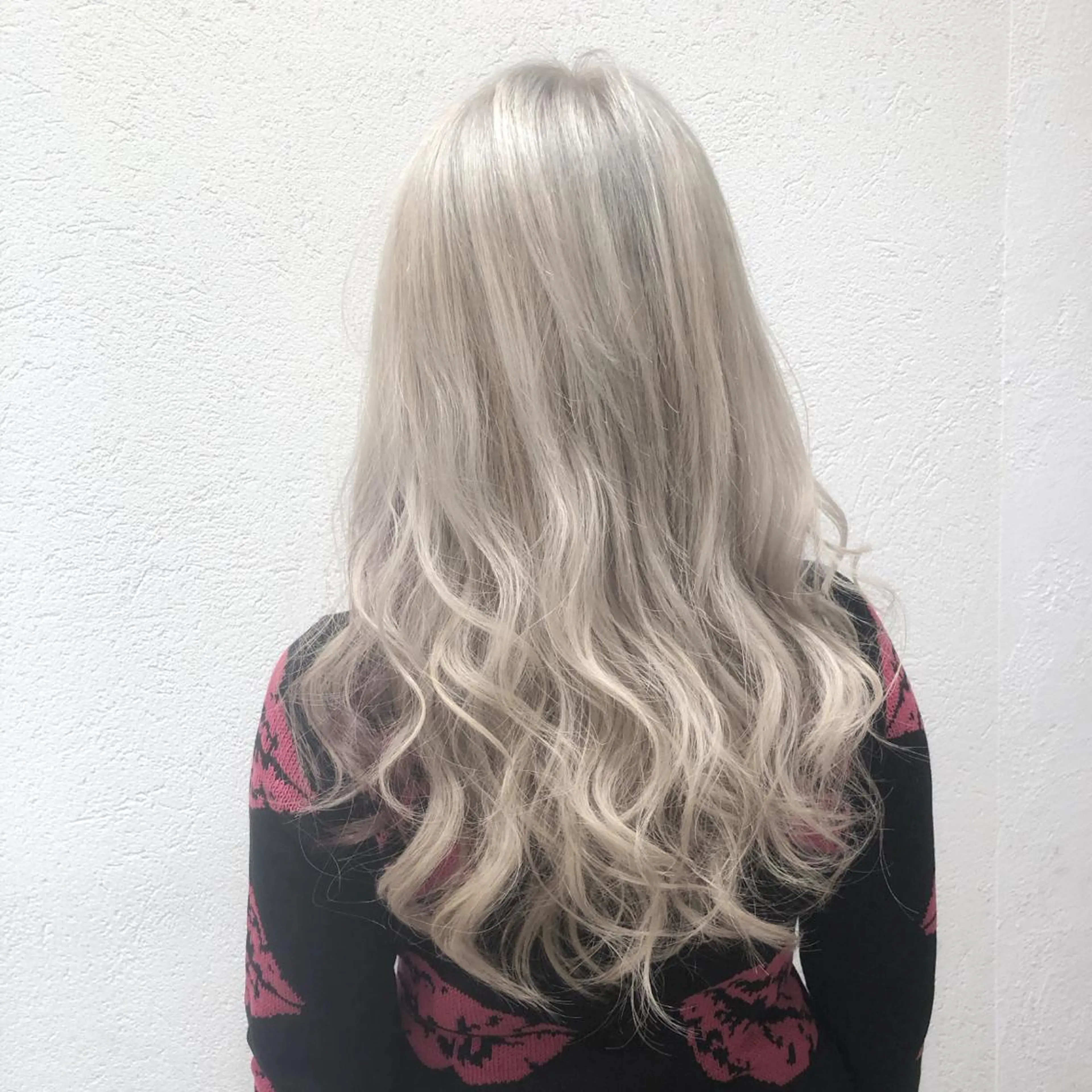 ロング カラー ブリーチ biscohair 髪にドラマを。のヘアスタイル