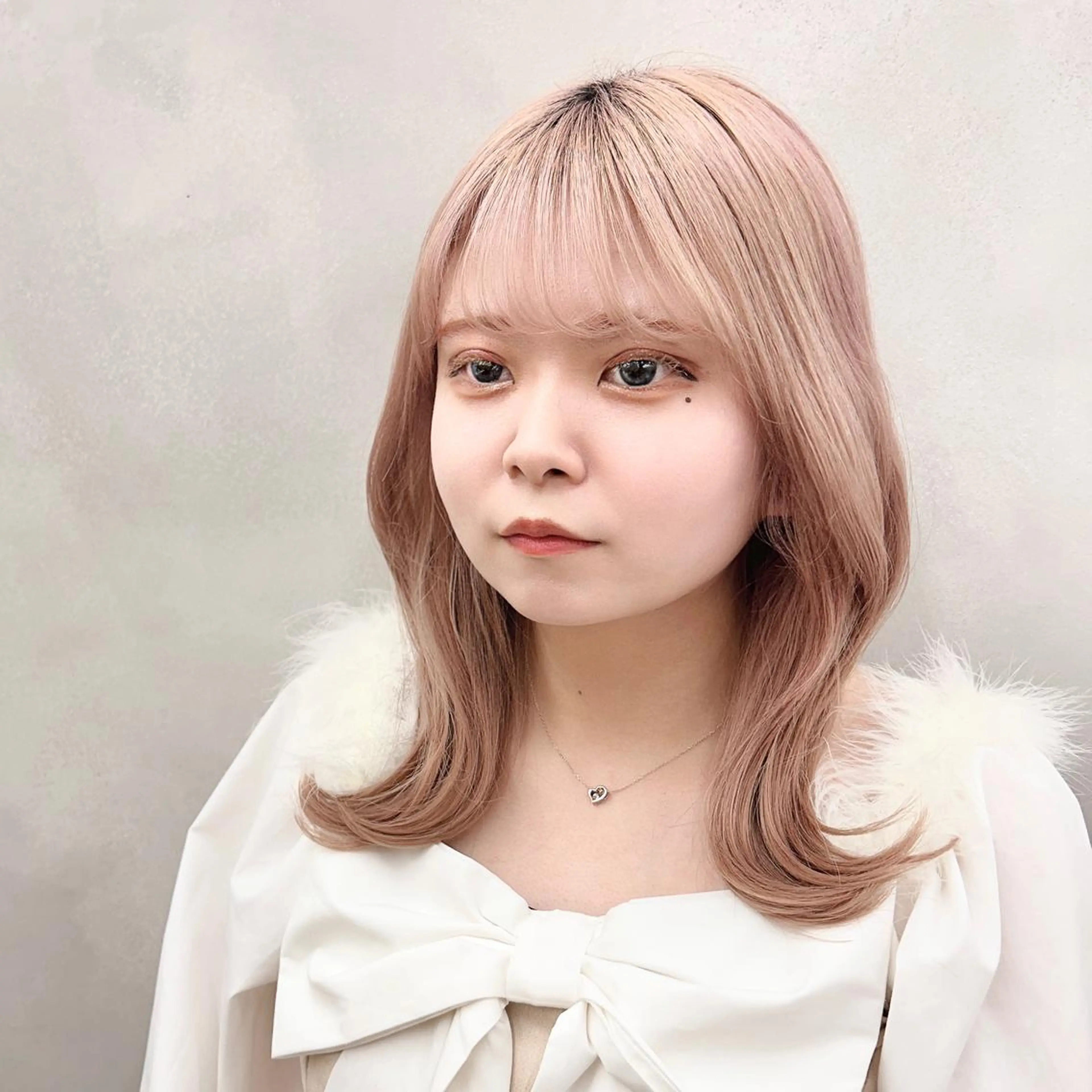 セミロング カラー カット ヘアカラー トリートメント 髪質改善⌇﻿透明感 カラー⌇﻿川上葵のヘアスタイル