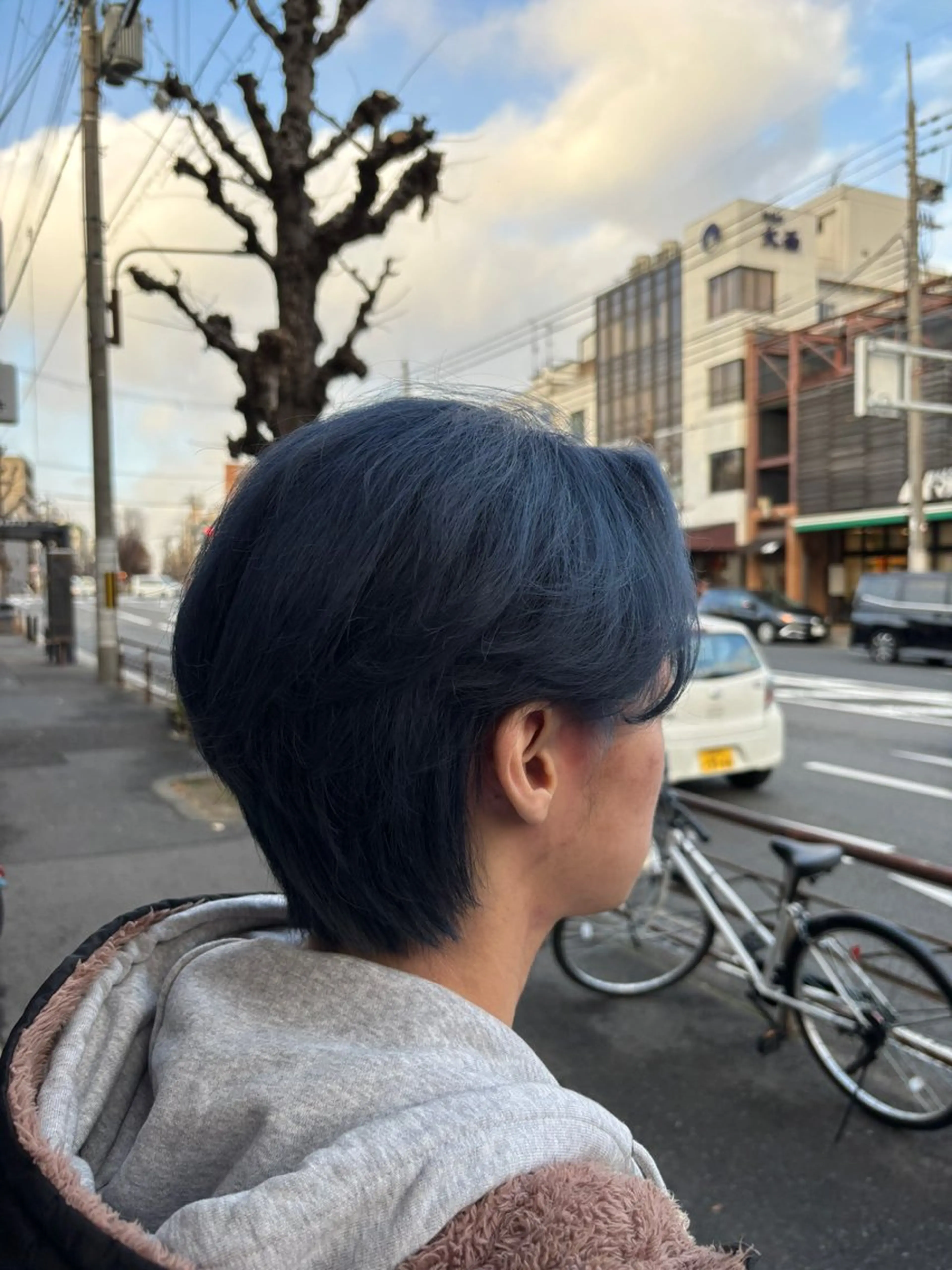 カラー ブリーチ ブルーカラー メンズカット パーマRISAのヘアスタイル