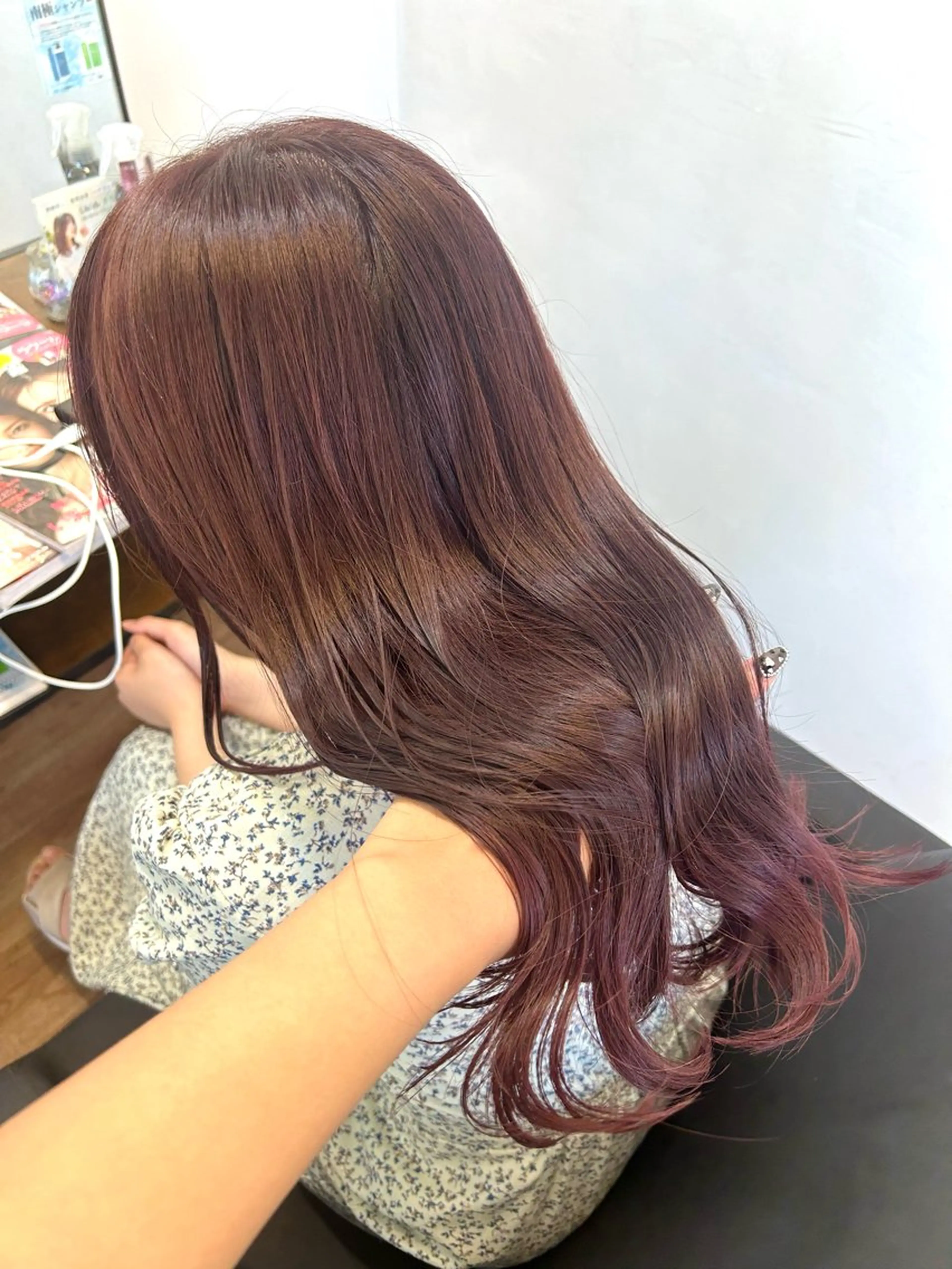 ロング カラー ブリーチ カシス ダブルカラー ブリーチなしカラー ピンクカラー ヘアカラー トリートメント 藤間 帆乃夏（とうまほのかのヘアスタイル