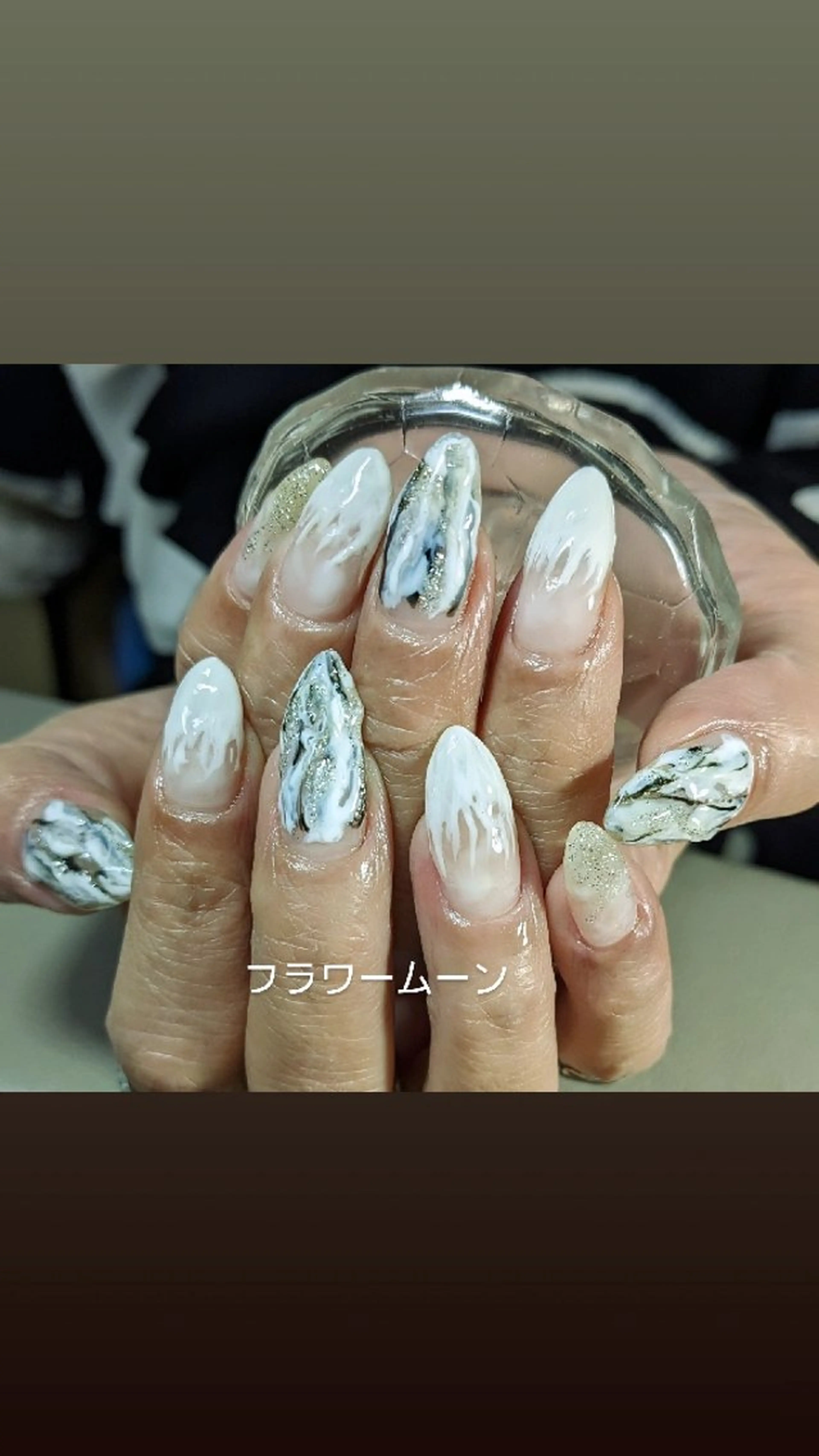 ネイル ニュアンスネイル ハンドネイル ハンドケア フラワー ムーンのネイルデザイン
