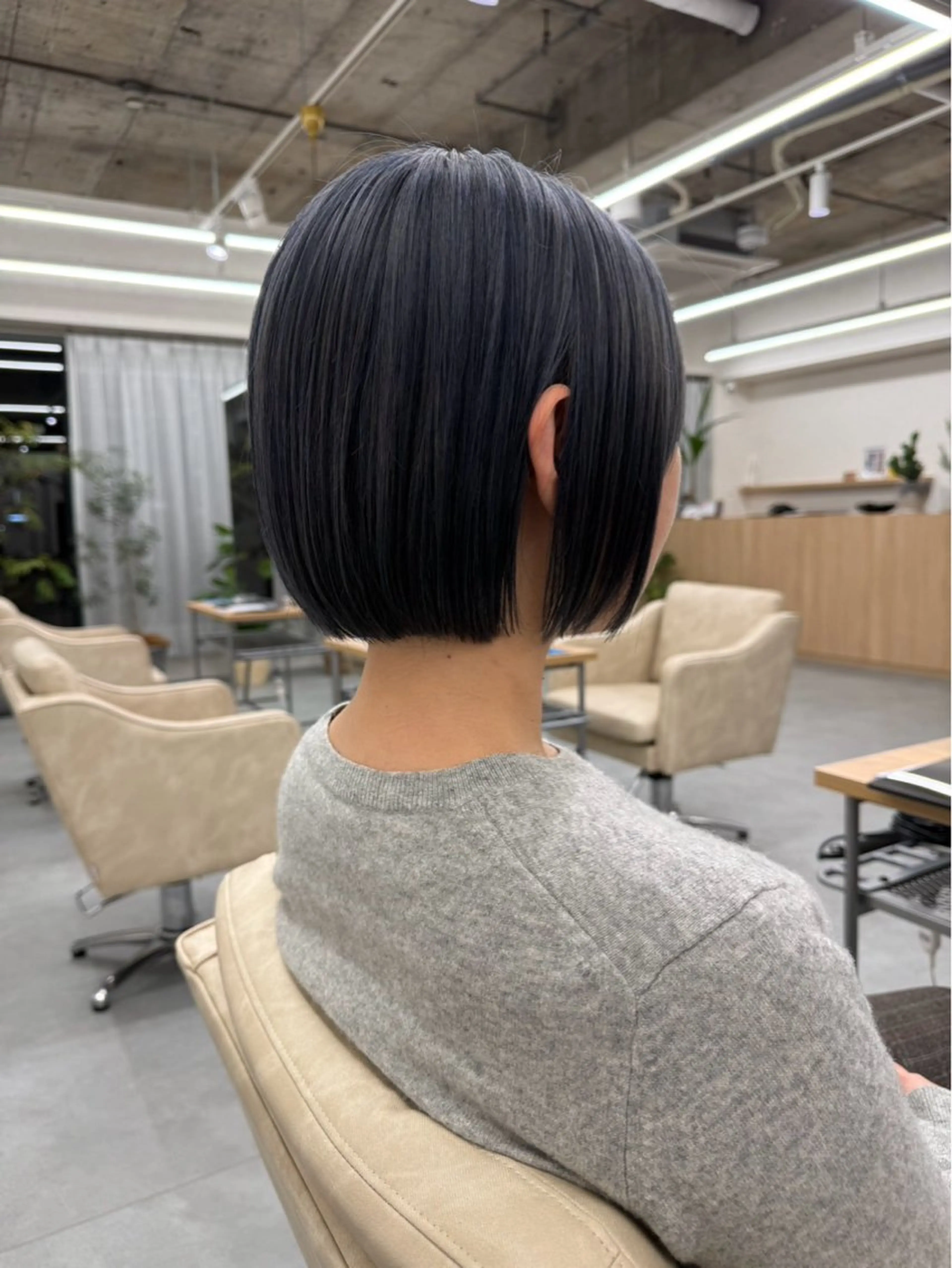 ミディアム ボブ 浅見 茉美のヘアスタイル