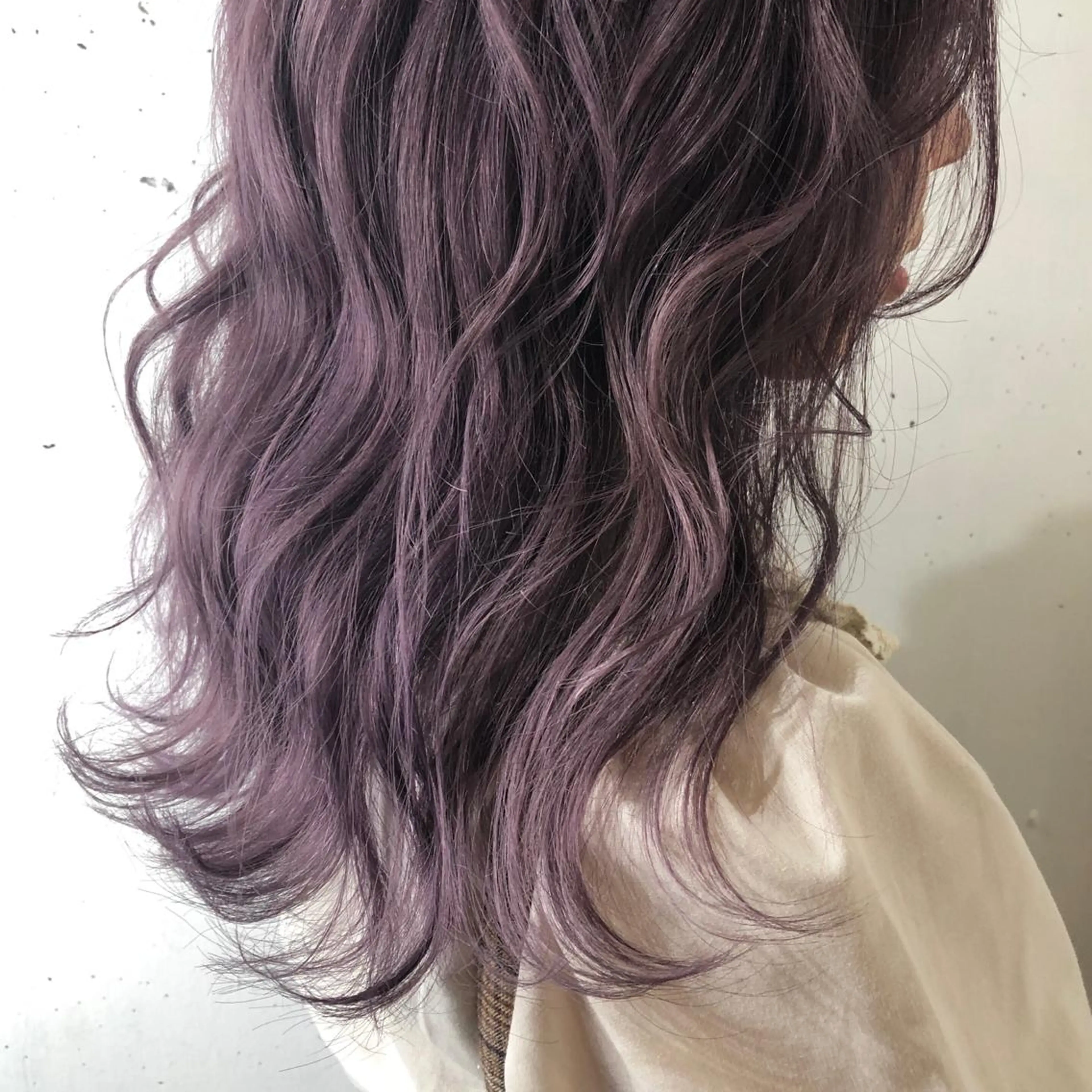 ロング カラー パーマ 八巻 晴香のヘアスタイル