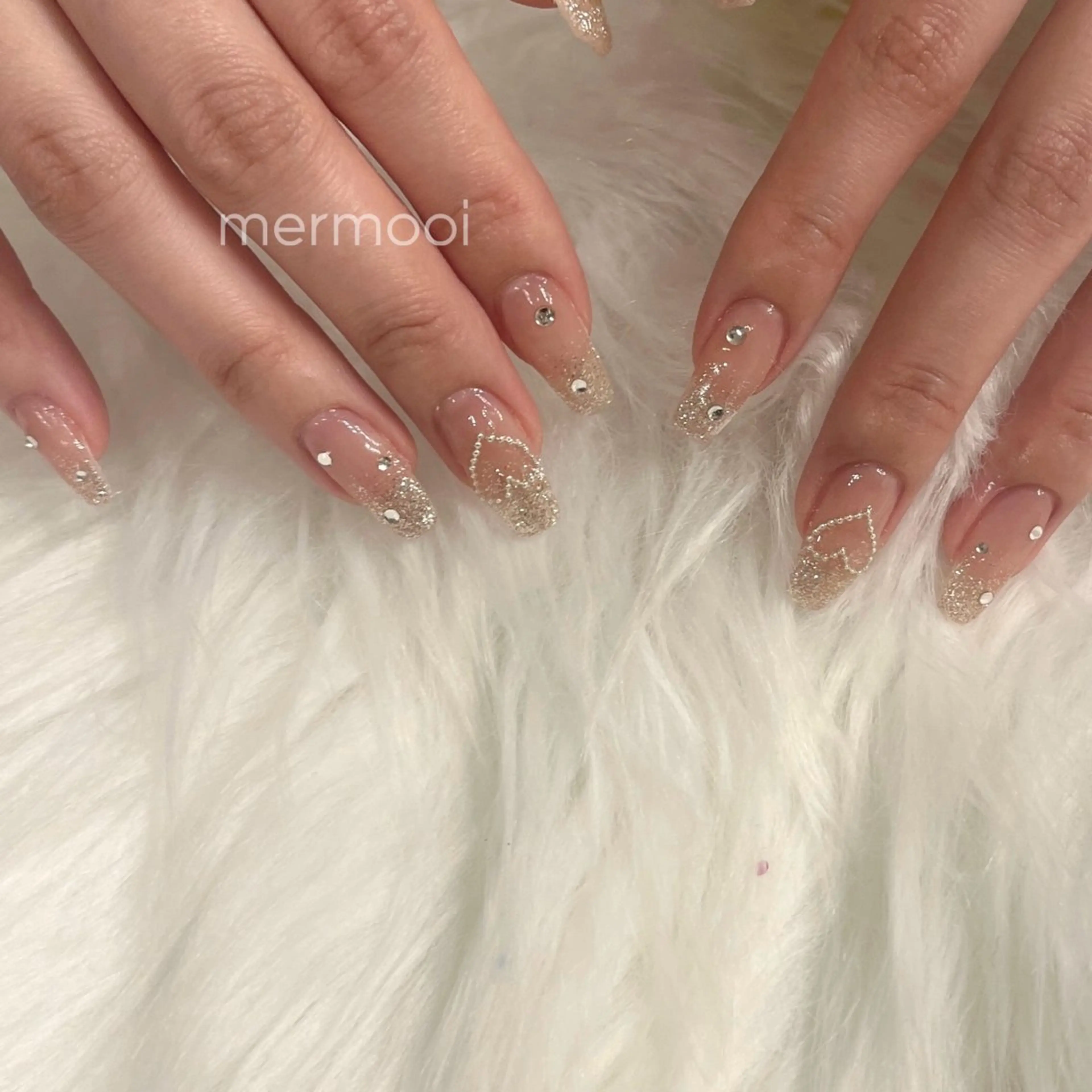 ネイル ハート 韓国ネイル ラメ(グリッター) ラメグラデーション ロングネイル melumooi nailのネイルデザイン