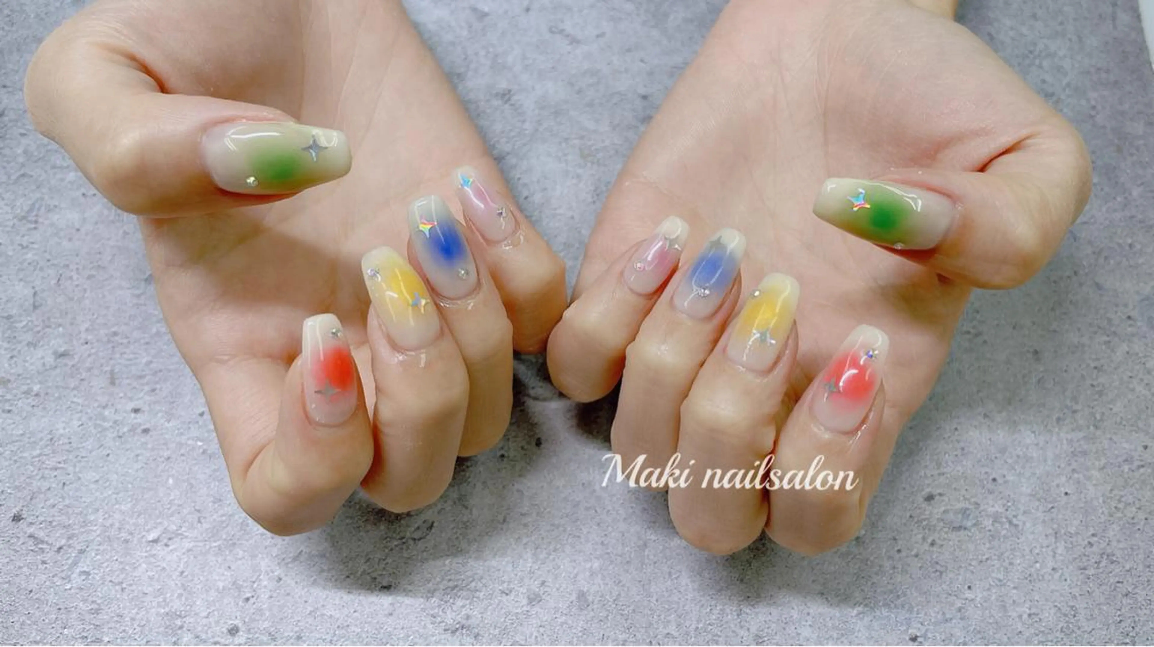 ネイル ハンドネイル マキ ネイルサロンのネイルデザイン