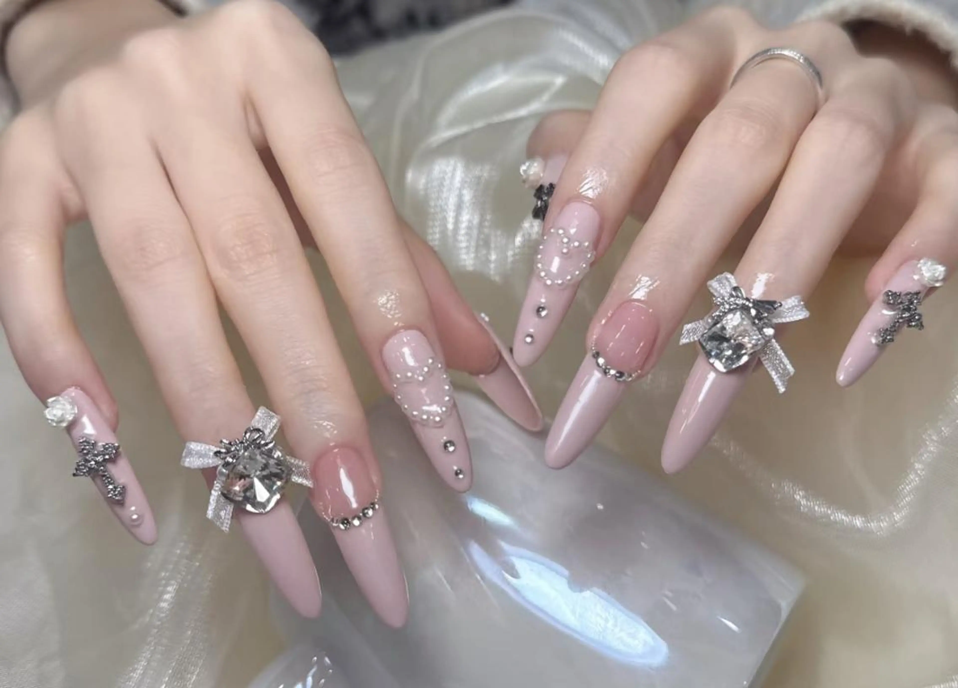 ネイル ハンドネイル エリ🫧 nail池袋東口のネイルデザイン