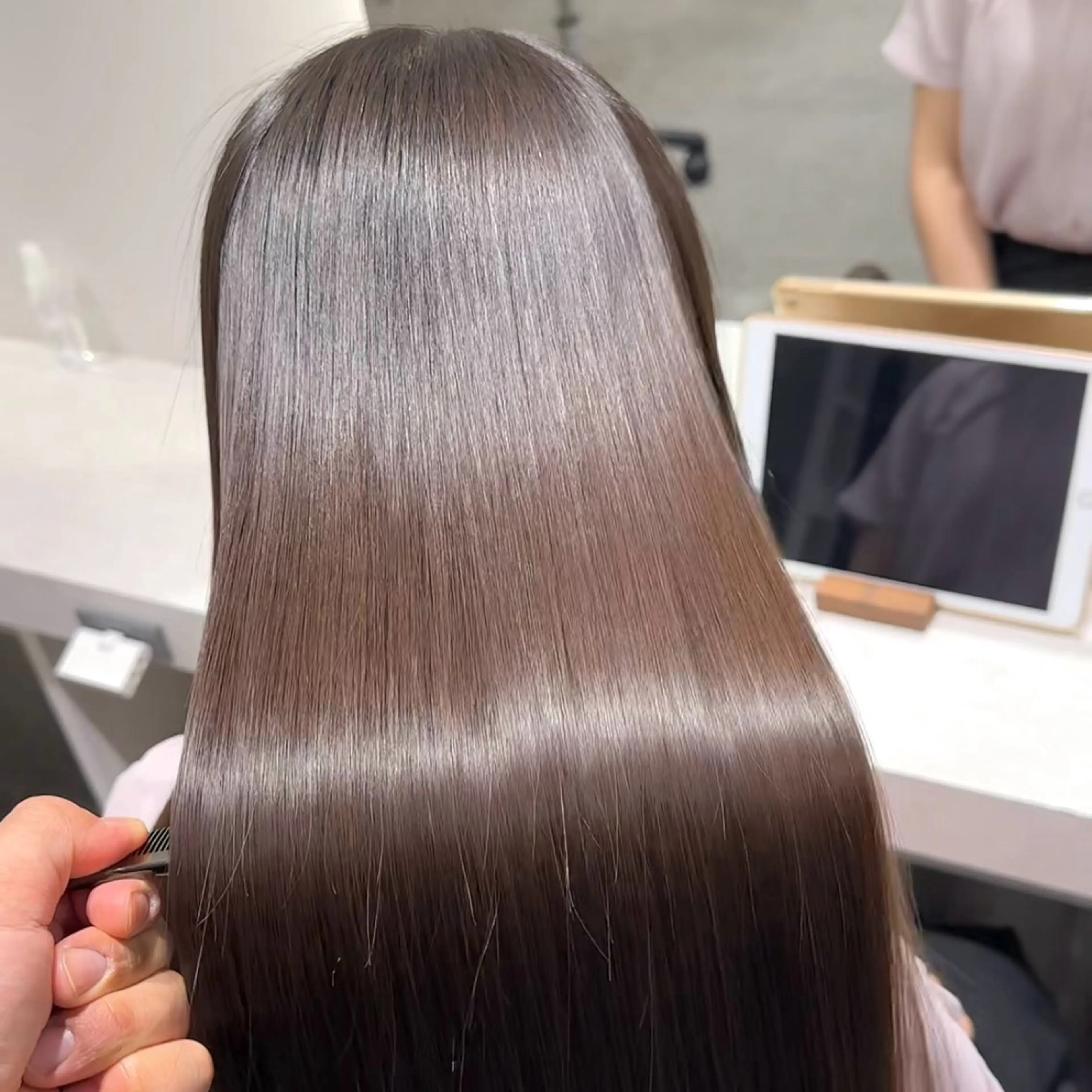 ロング 縮毛矯正 トリートメント 🚨無料レイヤーカッ トモデル募集中🚨のヘアスタイル