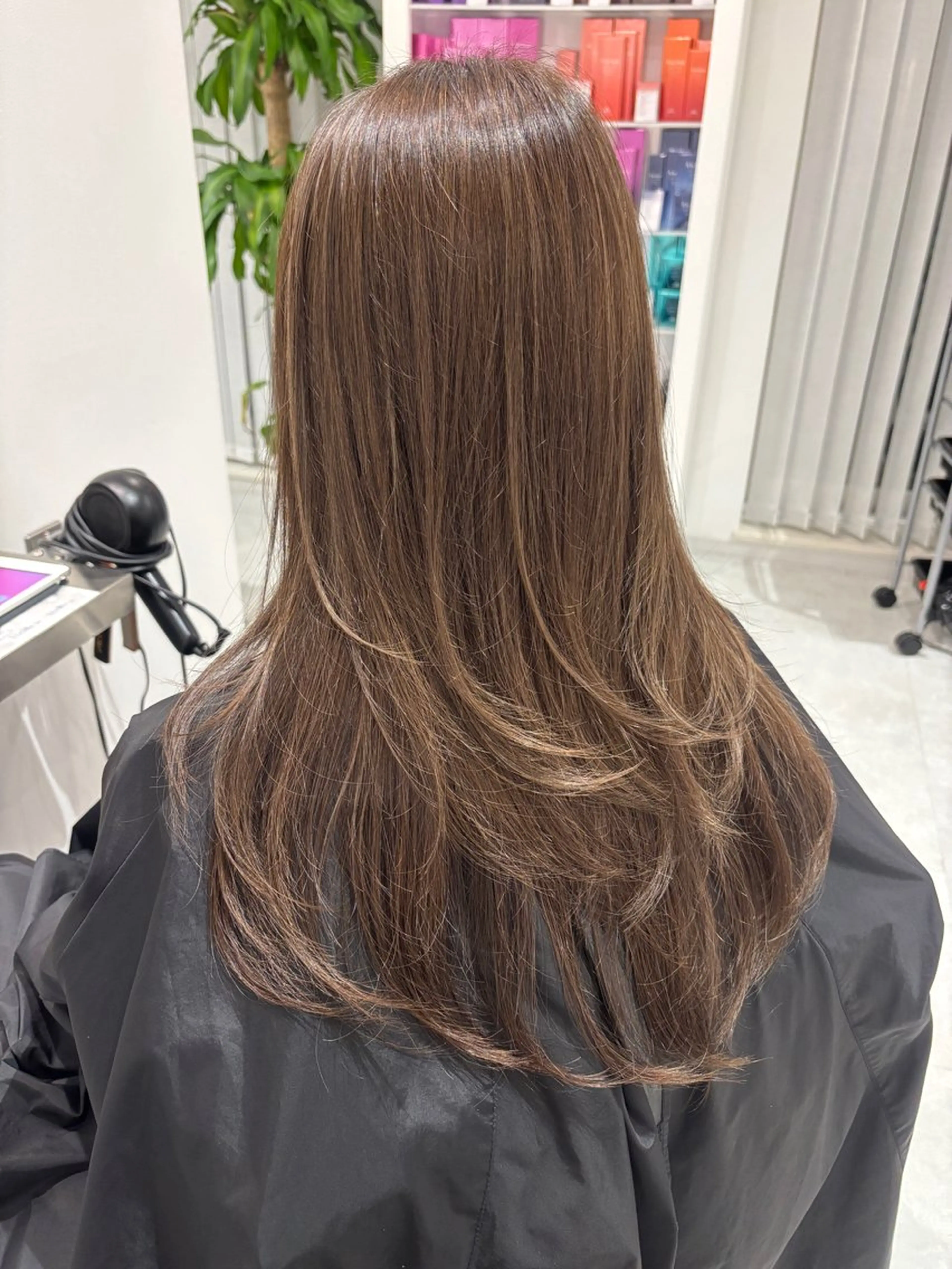 ロング カラー ベージュカラー ブリーチ ブラウンカラー カシス グレージュ カット ヘアカラー トリートメント レイヤーモデル 募集中🕊️正源のヘアスタイル