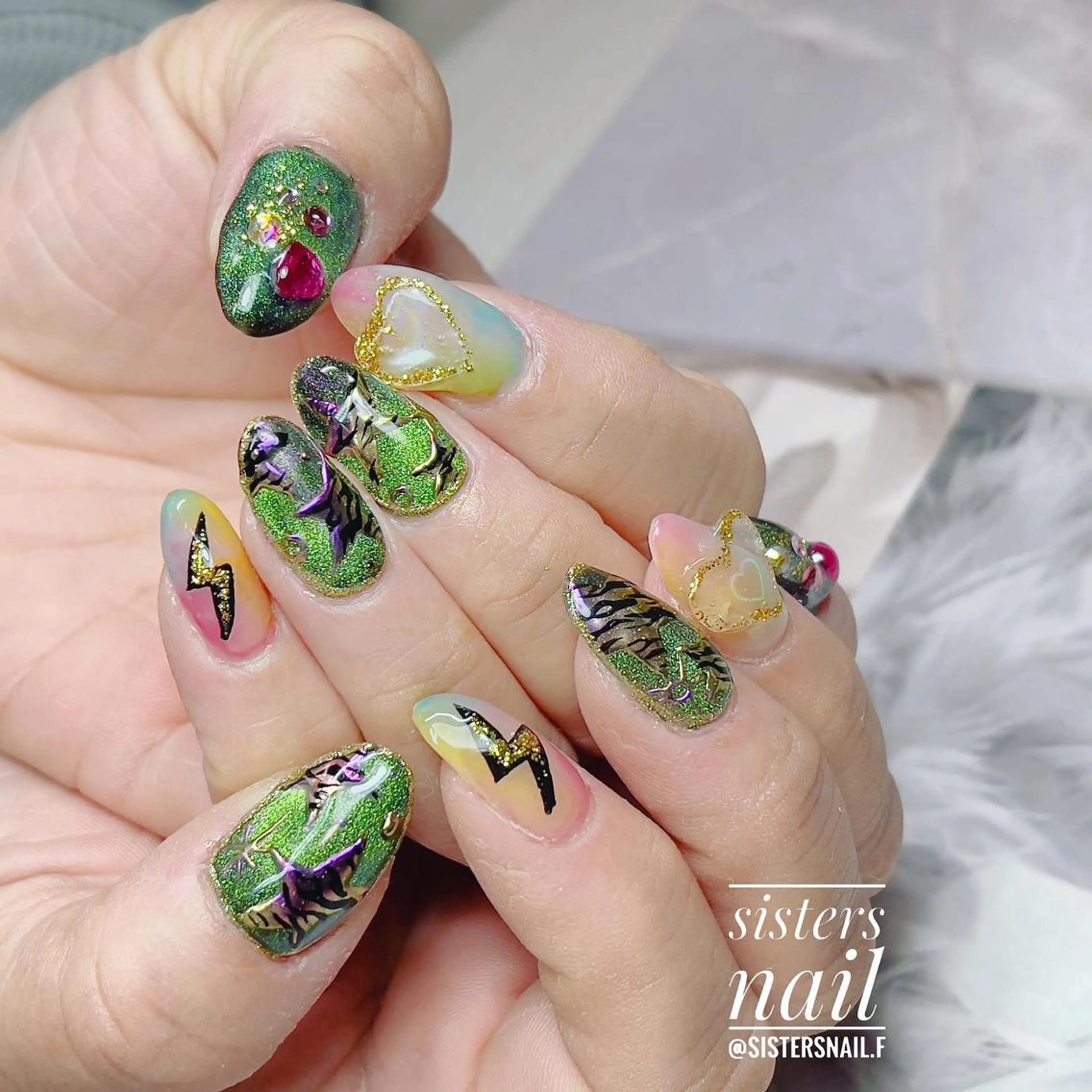 ネイル アートネイル 成人式 フラワーネイル ハート キラキラネイル sisters nail.fのネイルデザイン