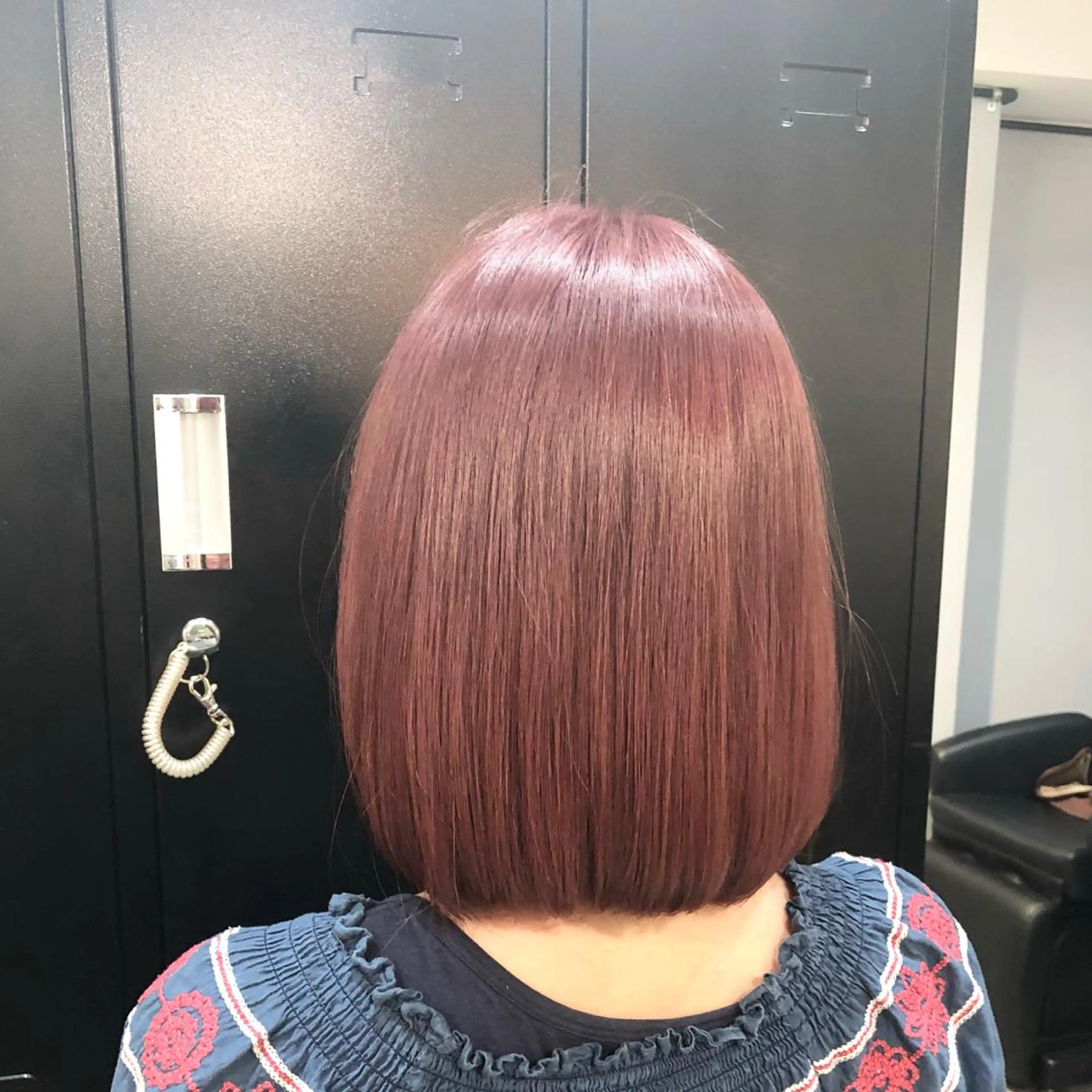 ミディアム カラー アディクシーカラー イルミナカラー ピンクカラー トリートメント 髪質改善で 憧れの潤艶美髪にのヘアスタイル