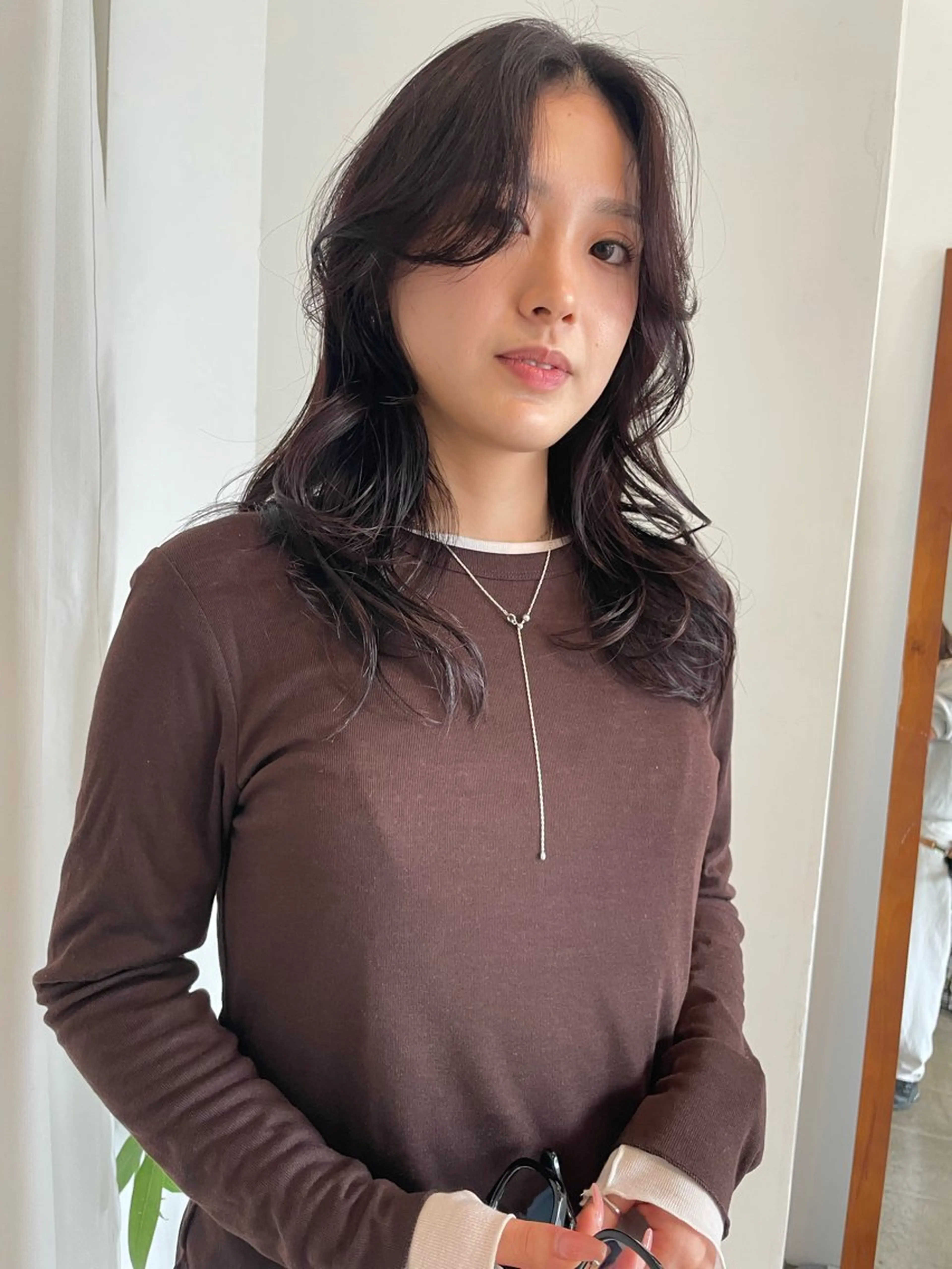 セミロング レイヤーカット カット ヘアカラー 熊崎 葵のヘアスタイル