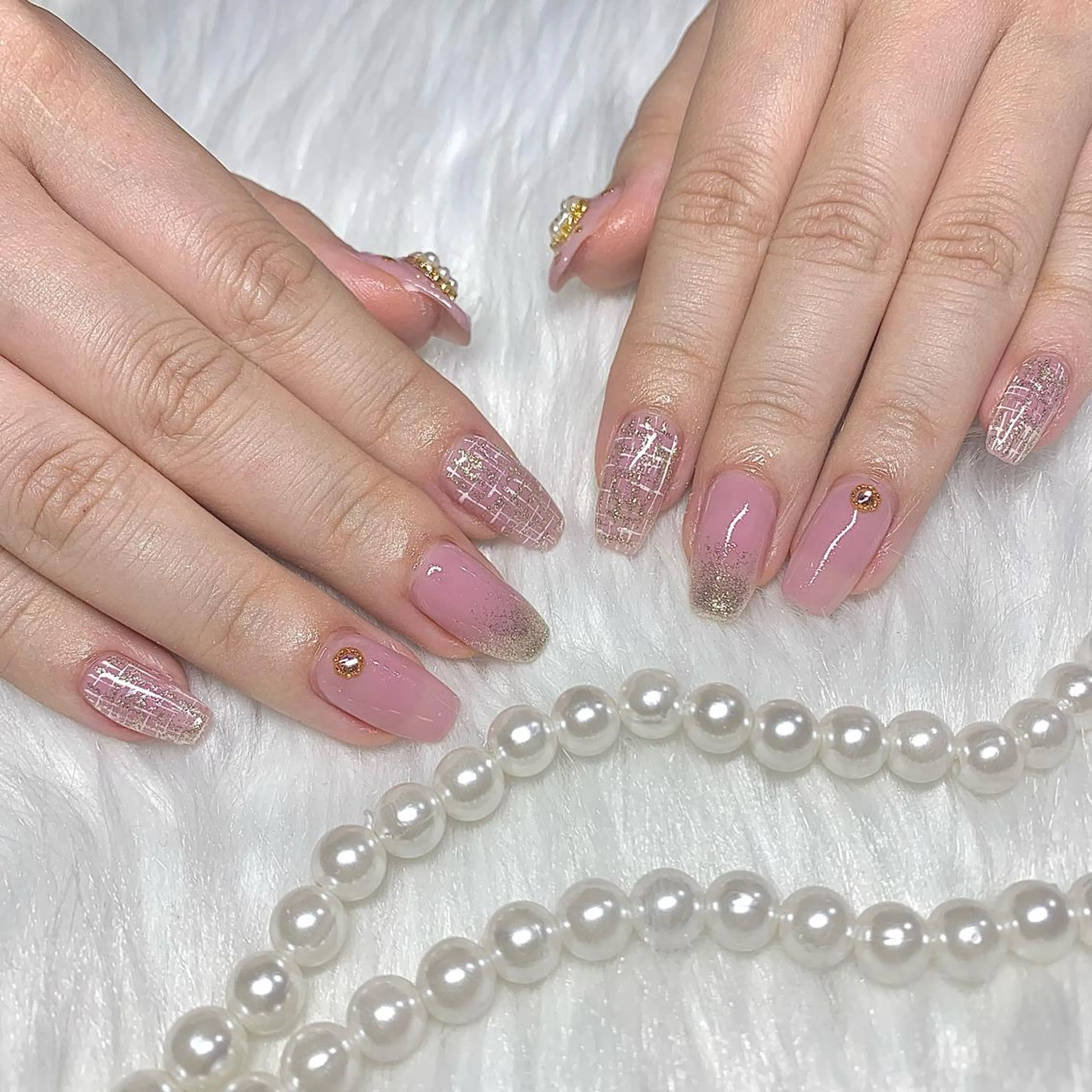 ネイル 韓国ネイル ピンク ツイードネイル ワンホンネイル élu by Noriko 前原のネイルデザイン