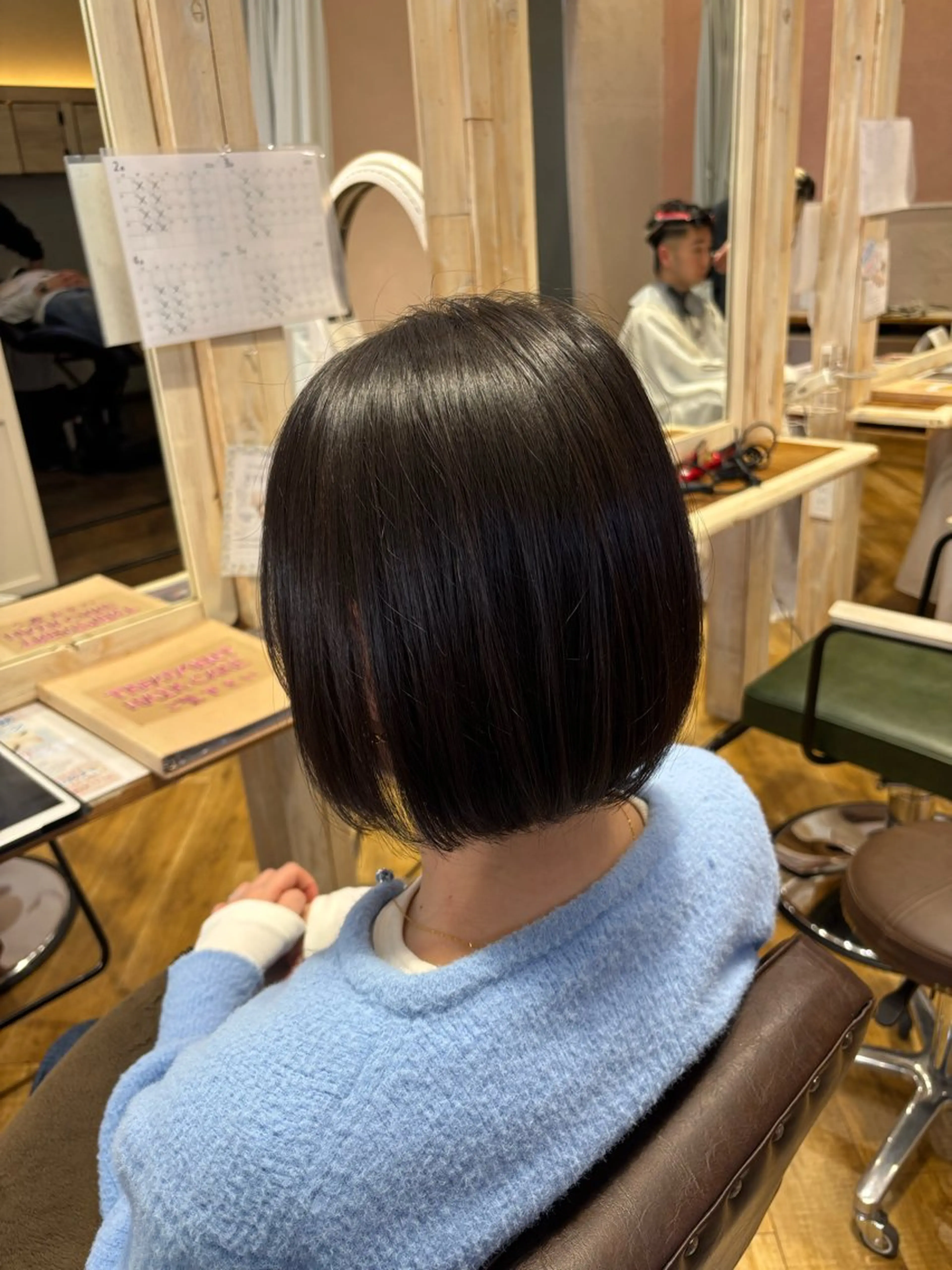 ショート 森  髪質改善🫧 透明感カラーのヘアスタイル