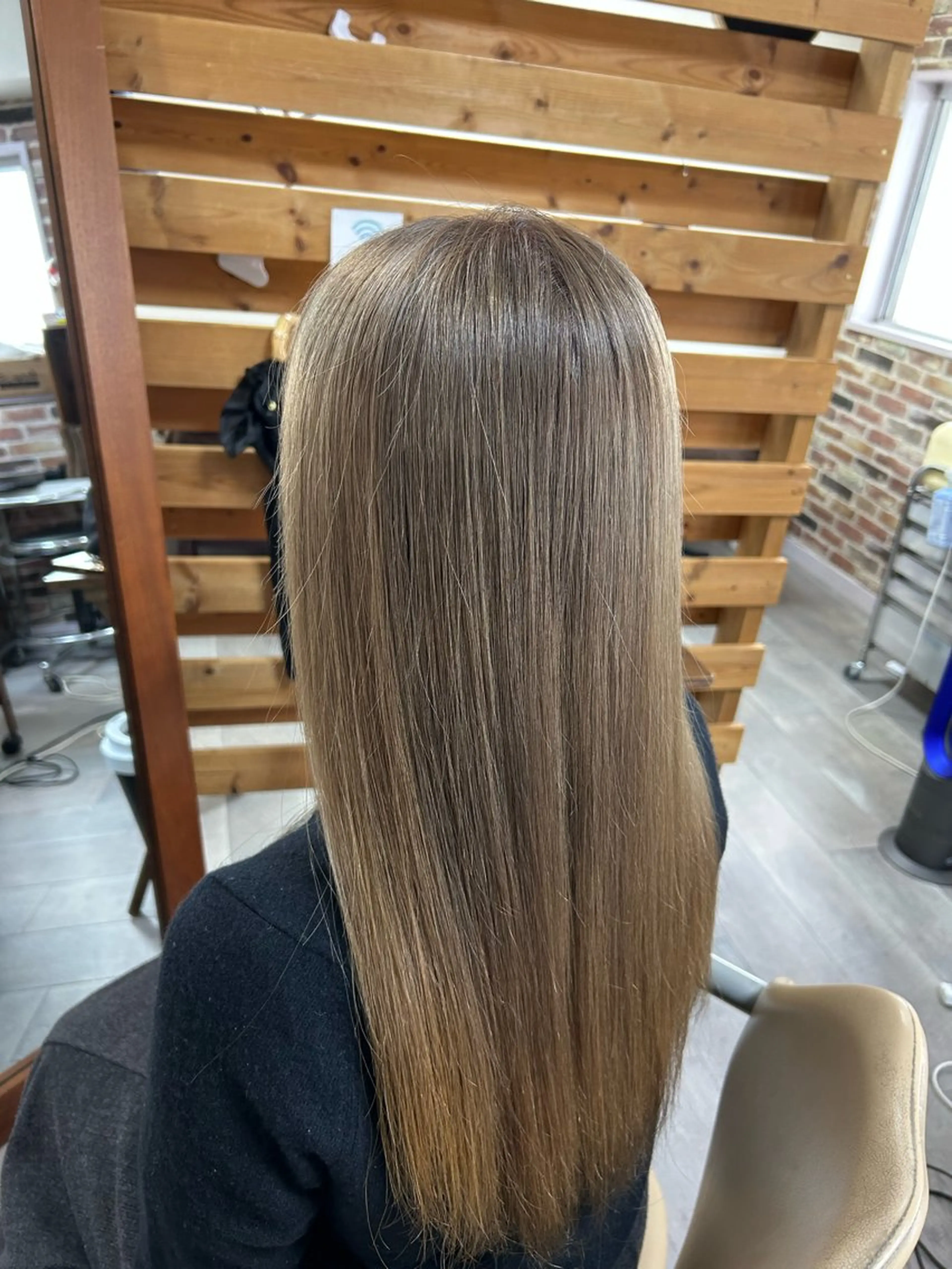 ロング ヘアカラー 🌈アイスアウト🌈 Mahoのヘアスタイル