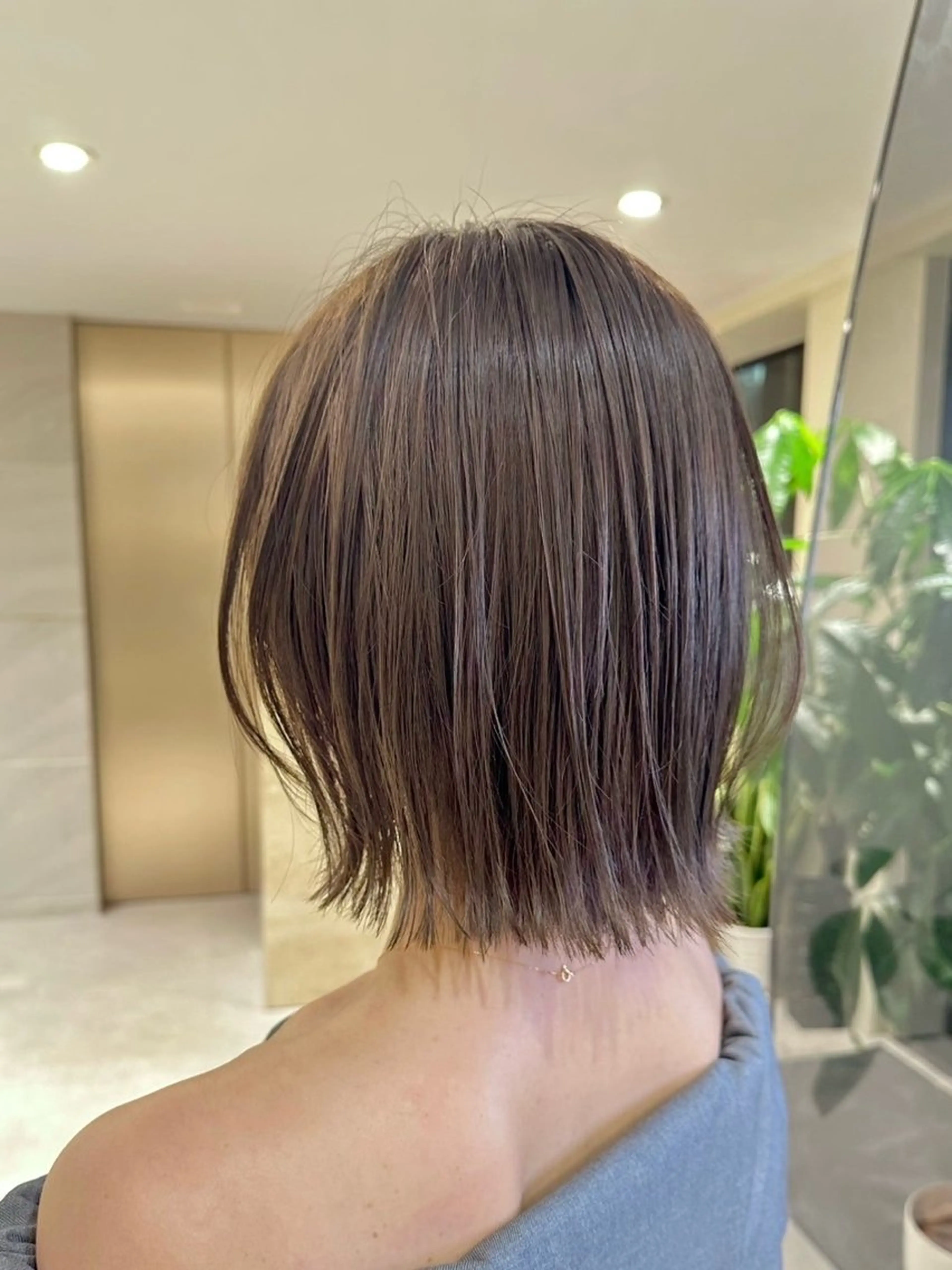 ショート カラー ベージュカラー イルミナカラー ボブ 外ハネヘア カット ヘアカラー トリートメント Ms.CHARM所属・透明感カラー🌿 グレージュ🐺陽介のヘアスタイル