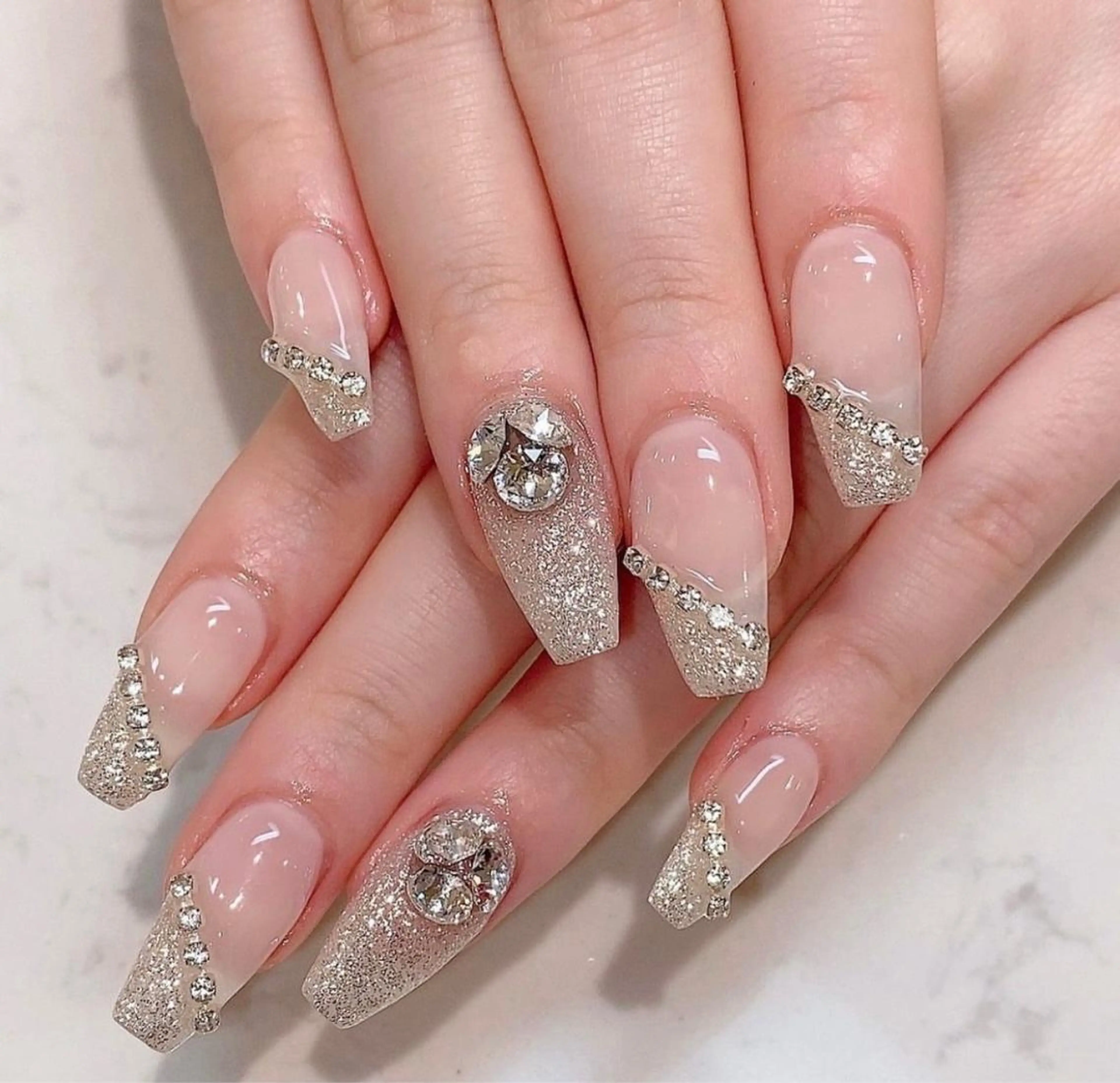 ネイル Miouミオン ネイルサロンのネイルデザイン