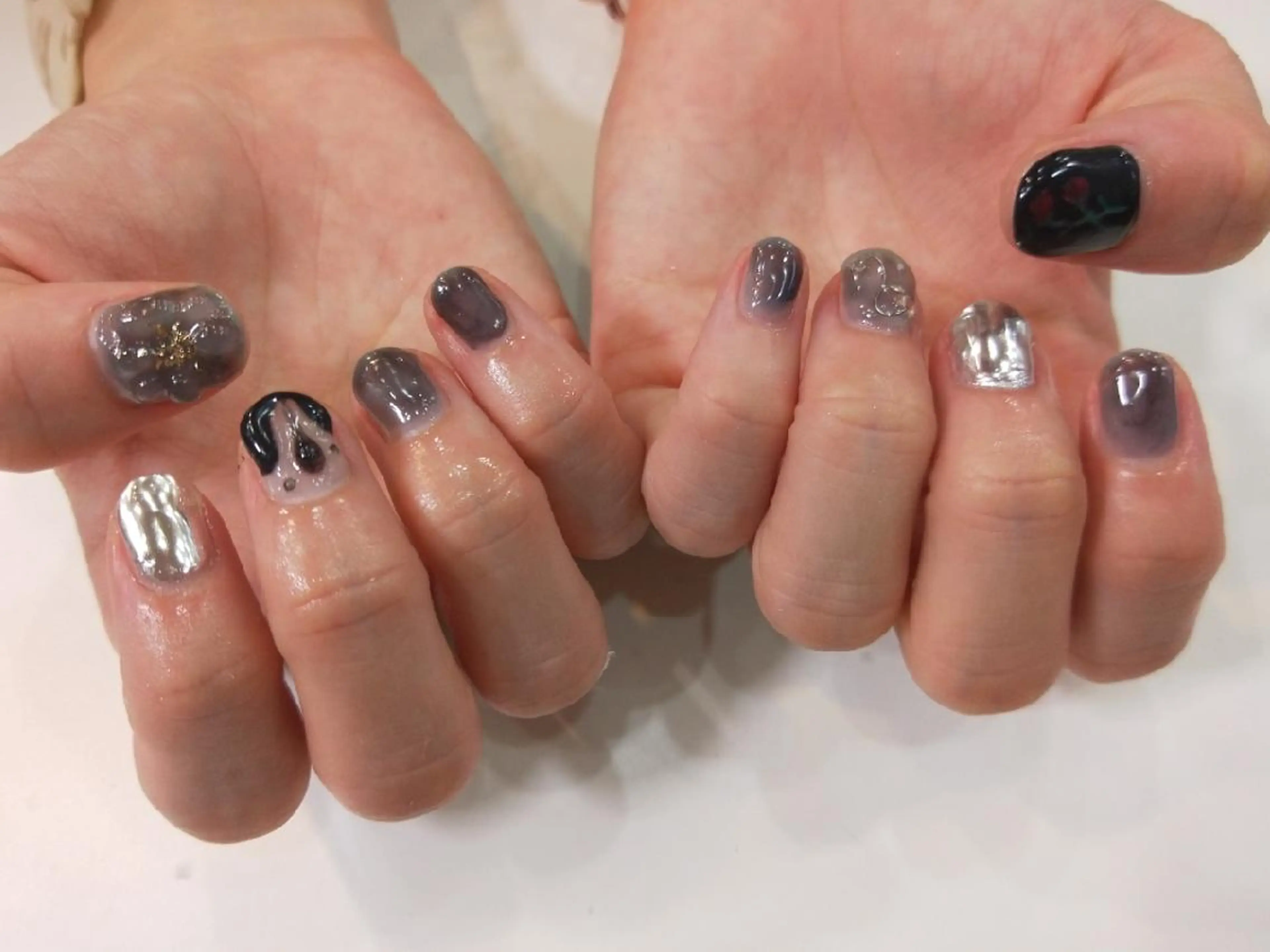 ネイル ハンドネイル ハンドケア はばすみれ🎀ﾈｲﾙ 光ﾌｪｲｼｬﾙ ﾍｱのネイルデザイン