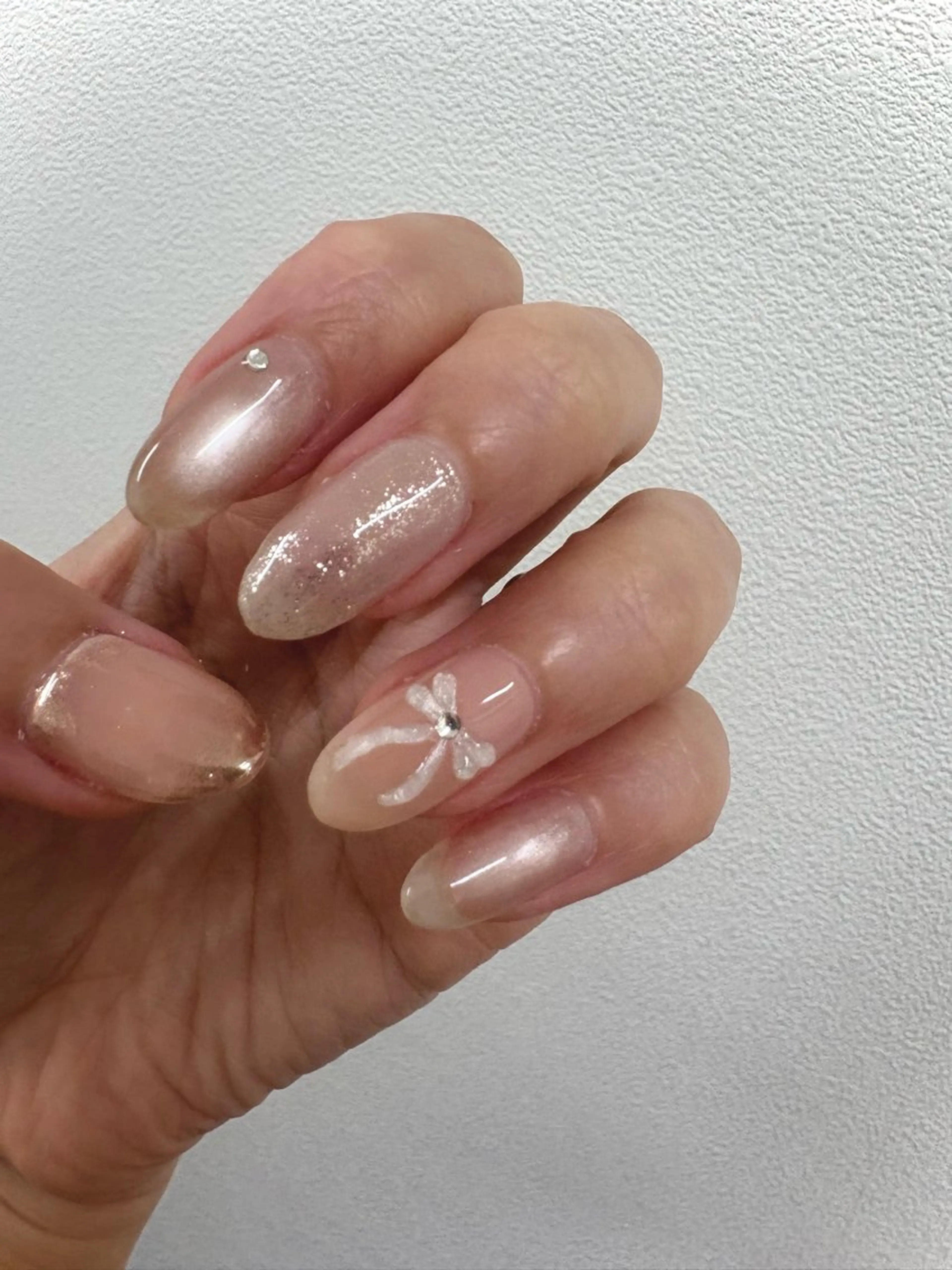ネイル マグネットネイル ミラーネイル ニュアンスネイル リボン ハンドネイル Mary nail .narumiのネイルデザイン