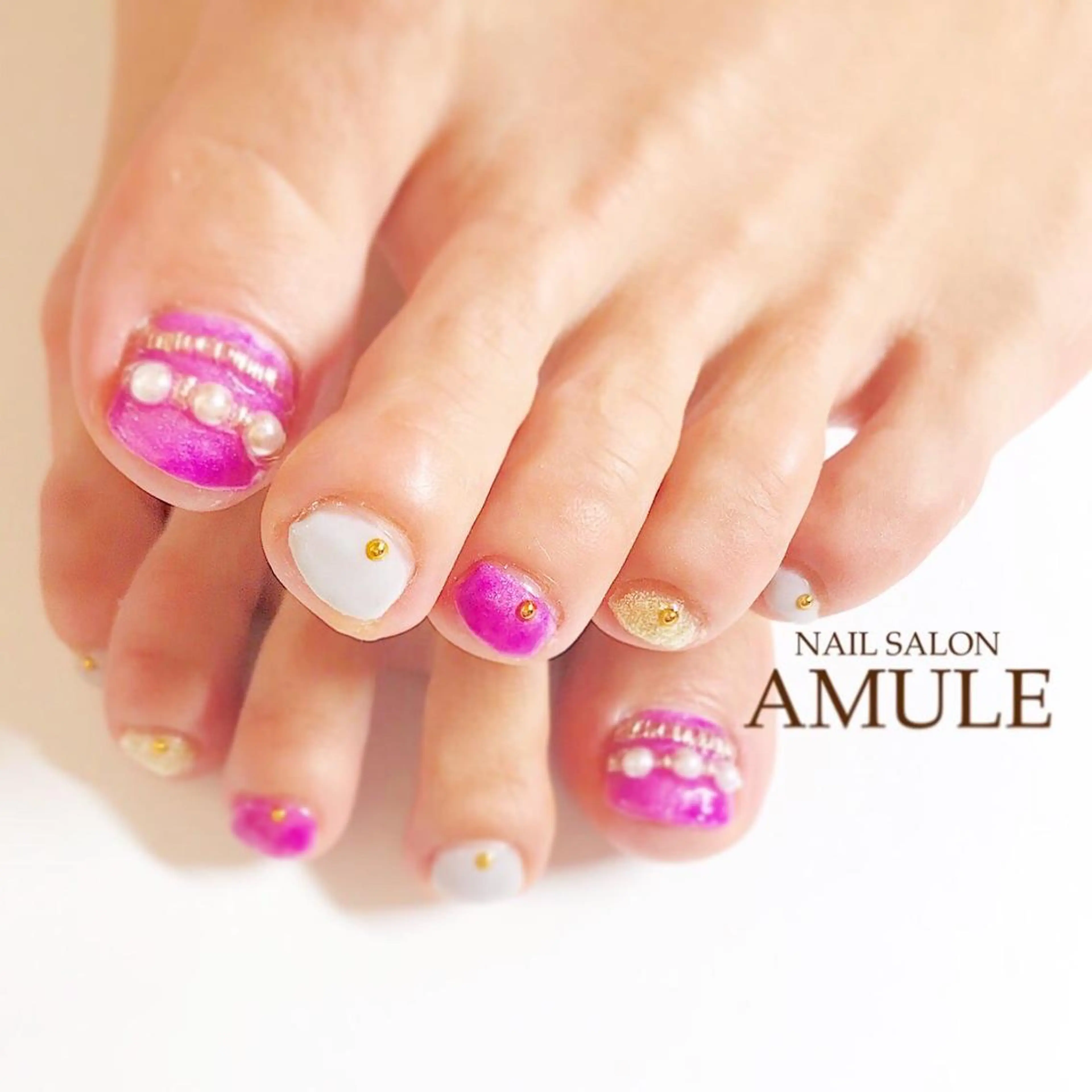 ネイル ニュアンスネイル フットネイル NAILSALON AMULEのネイルデザイン