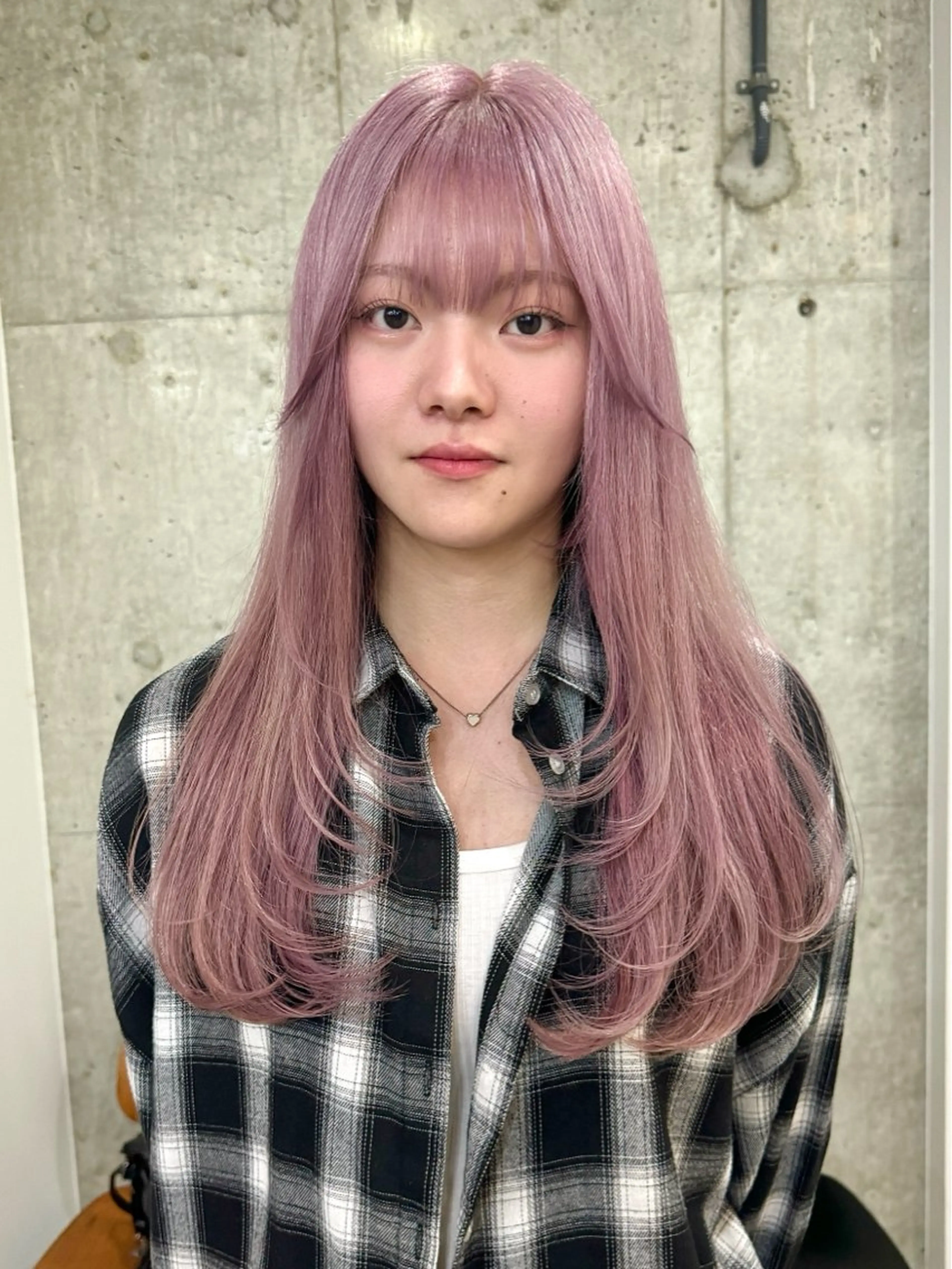 ロング レイヤーカット 切りっぱなしボブ/ ブリーチカラー/大塚のヘアスタイル