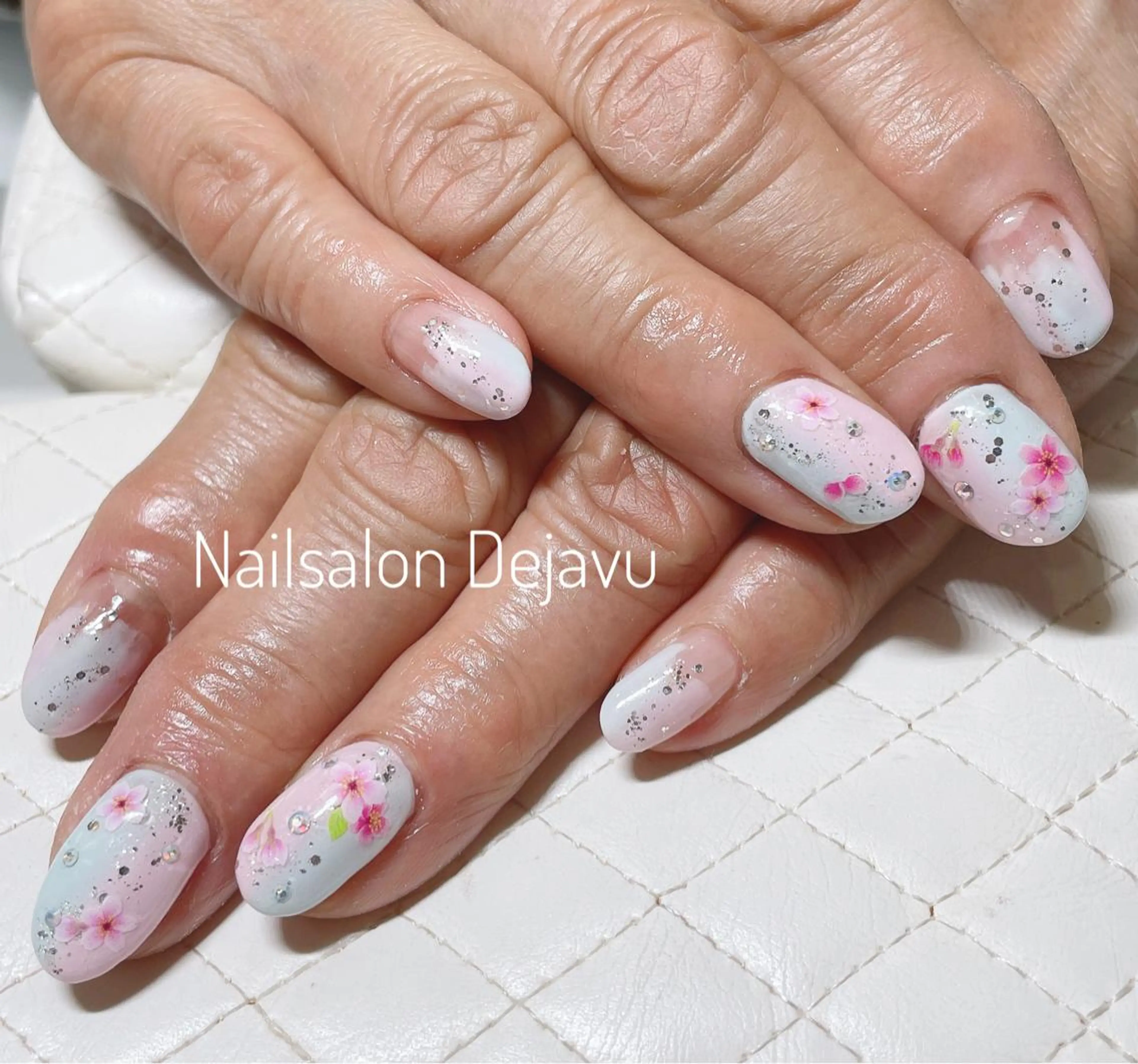 ネイル アートネイル 桜ネイル ジェルネイル グラデーション 春ネイル Dejavu所属・Nail salon Dejavu 🌿のネイルデザイン
