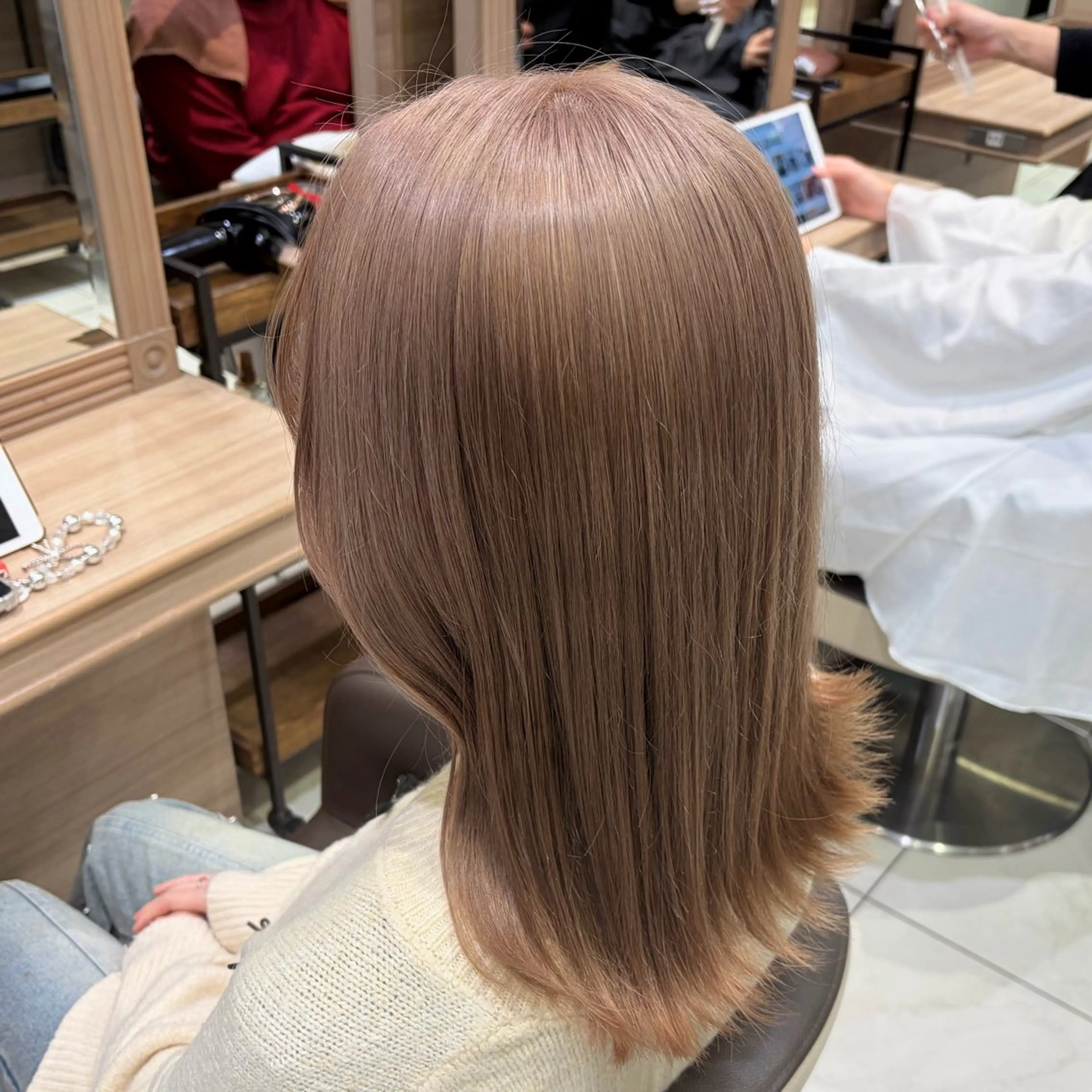 セミロング カラー ベージュカラー ヘアカラー トリートメント 艶カラー みゆう🎀のヘアスタイル