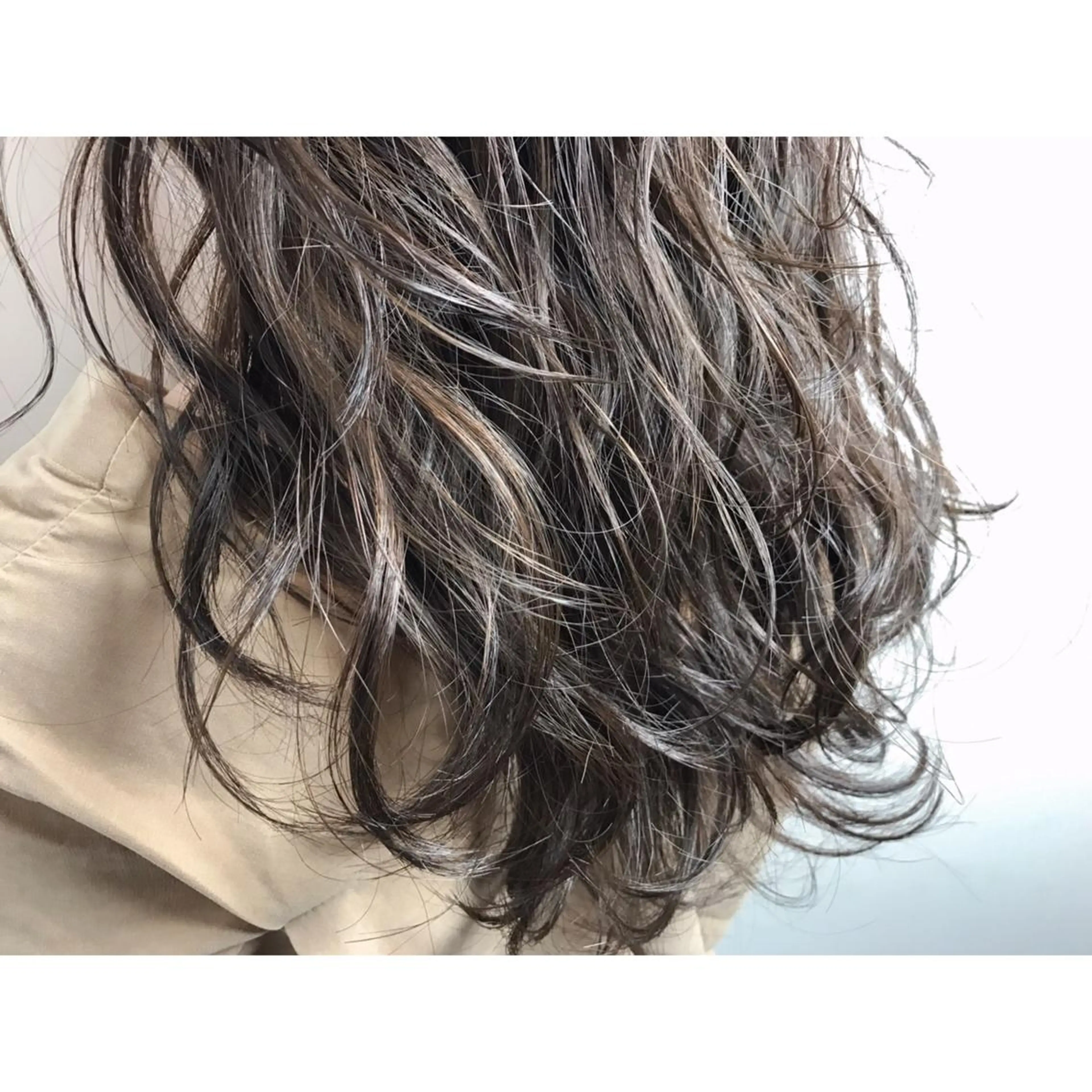 ロング カラー パーマ ショート/レイヤー なら石井知希のヘアスタイル