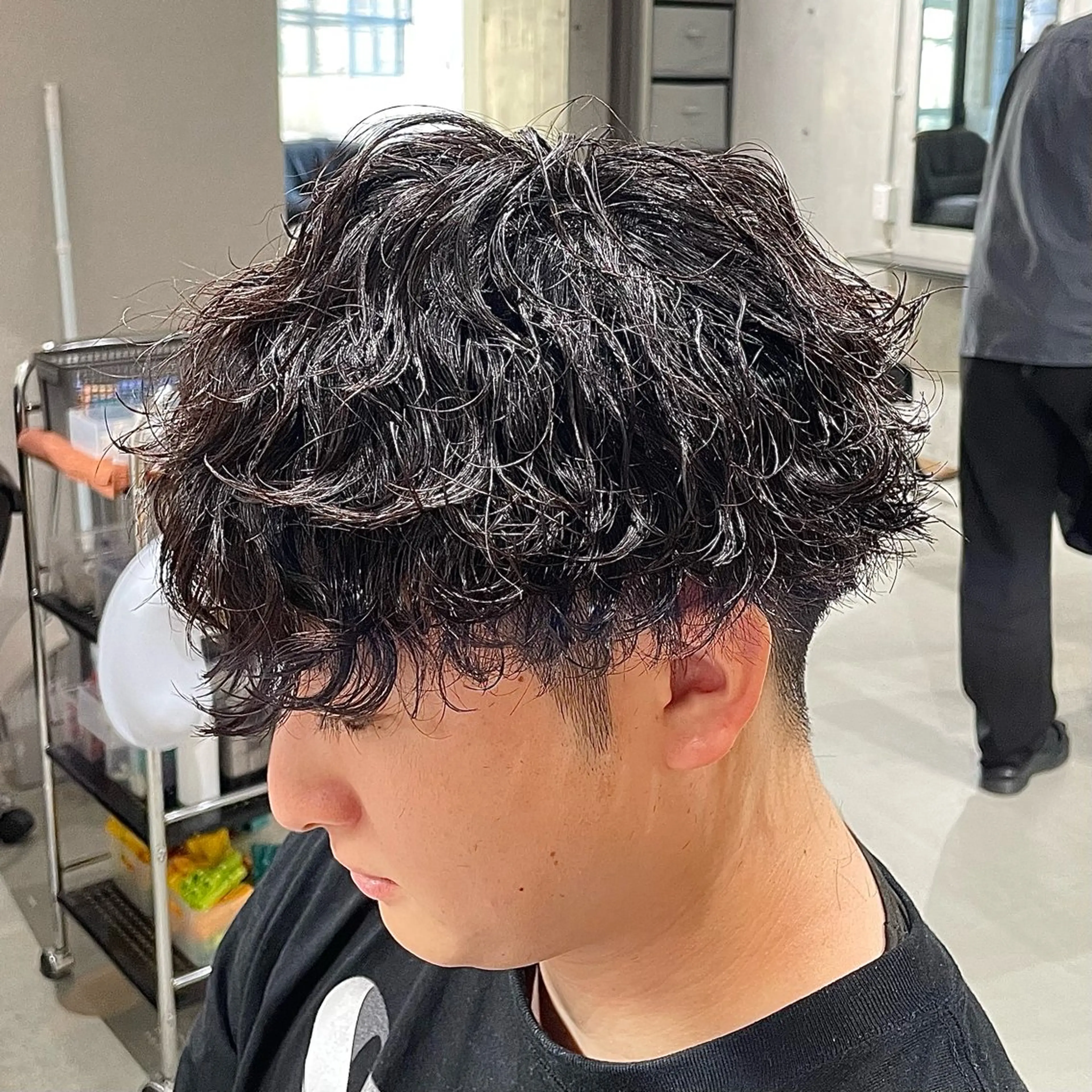 ショート パーマ メンズ センターパート メンズハイライト メンズメッシュ メンズパーマ スパイキーショート 中崎町メンズパーマ/ シャドウ/山下拓実のヘアスタイル