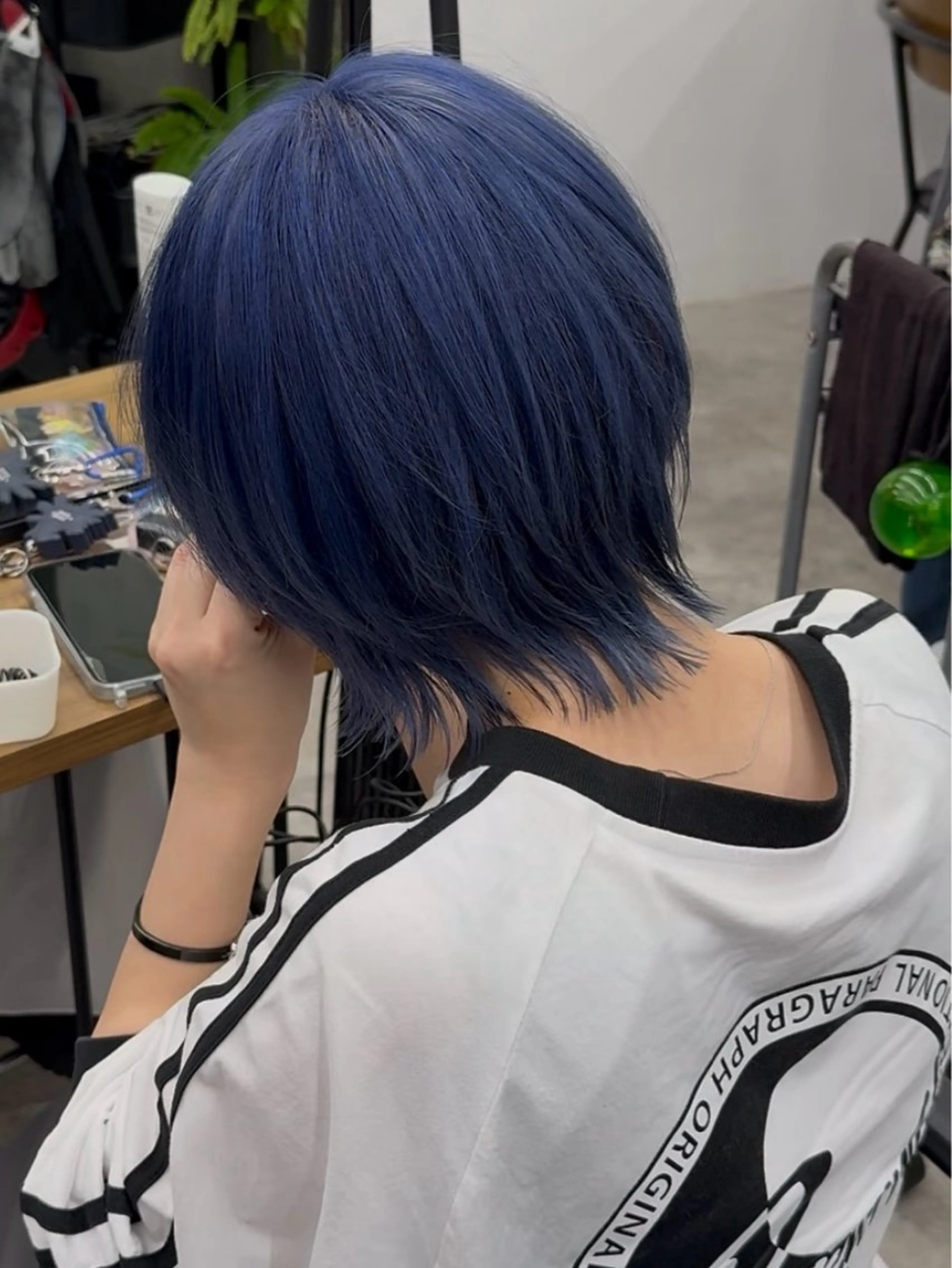 ミディアム カラー イツク ⚡️ ルーツ/ハイトーンのヘアスタイル