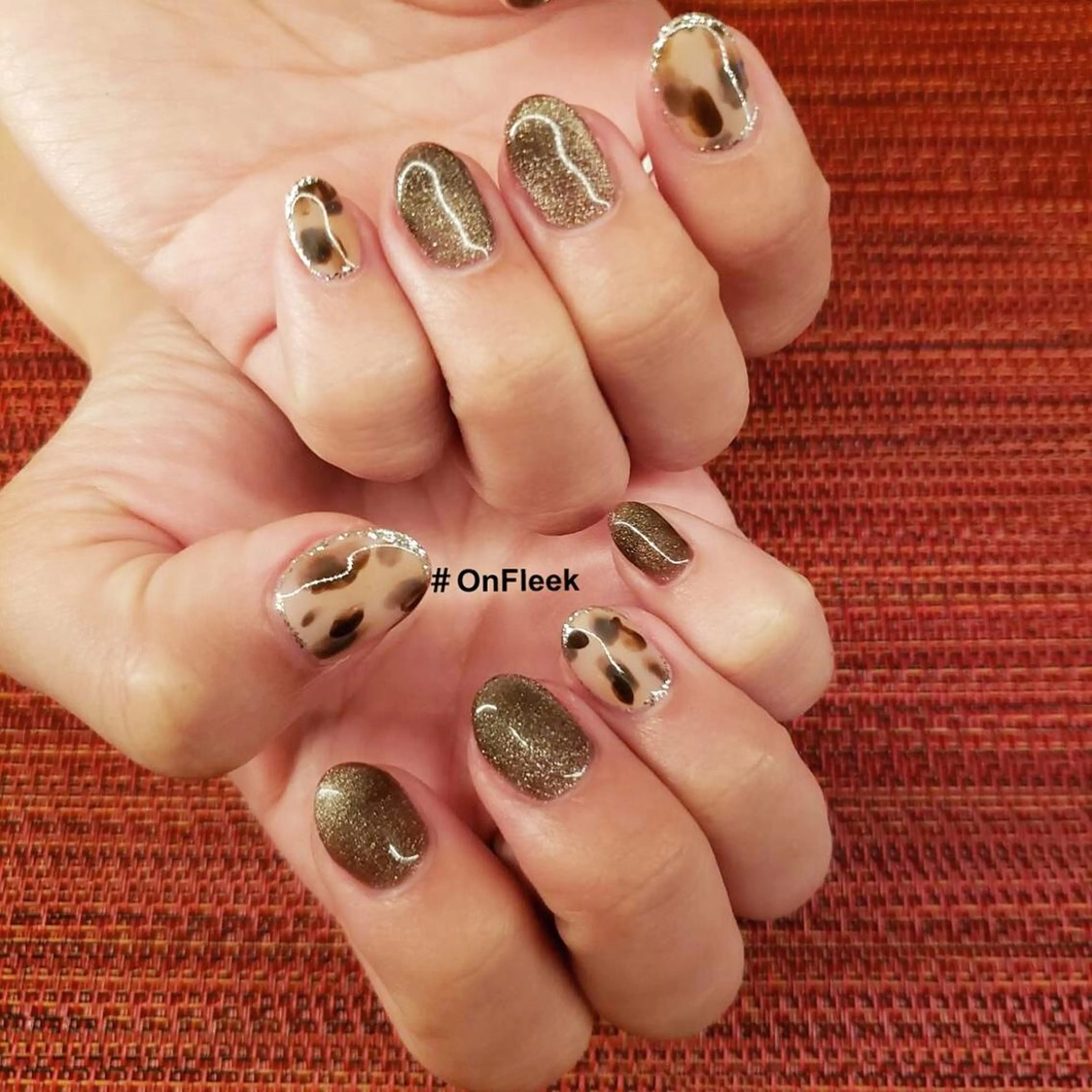 ネイル マグネットネイル ハンドネイル NailSalon ＃OnFleekのネイルデザイン