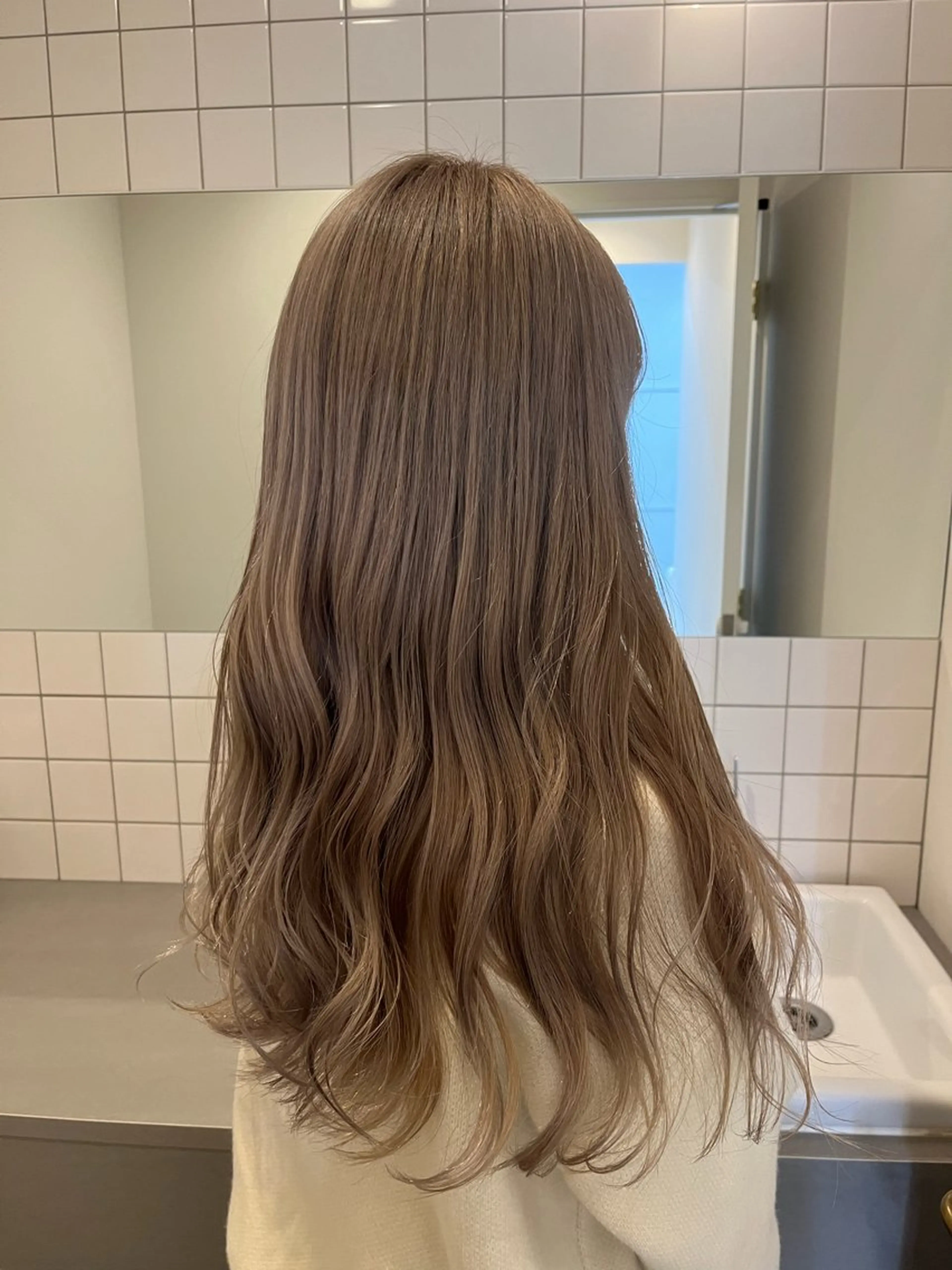 カラー yuka/ロング/ レイヤーカットモデルのヘアスタイル