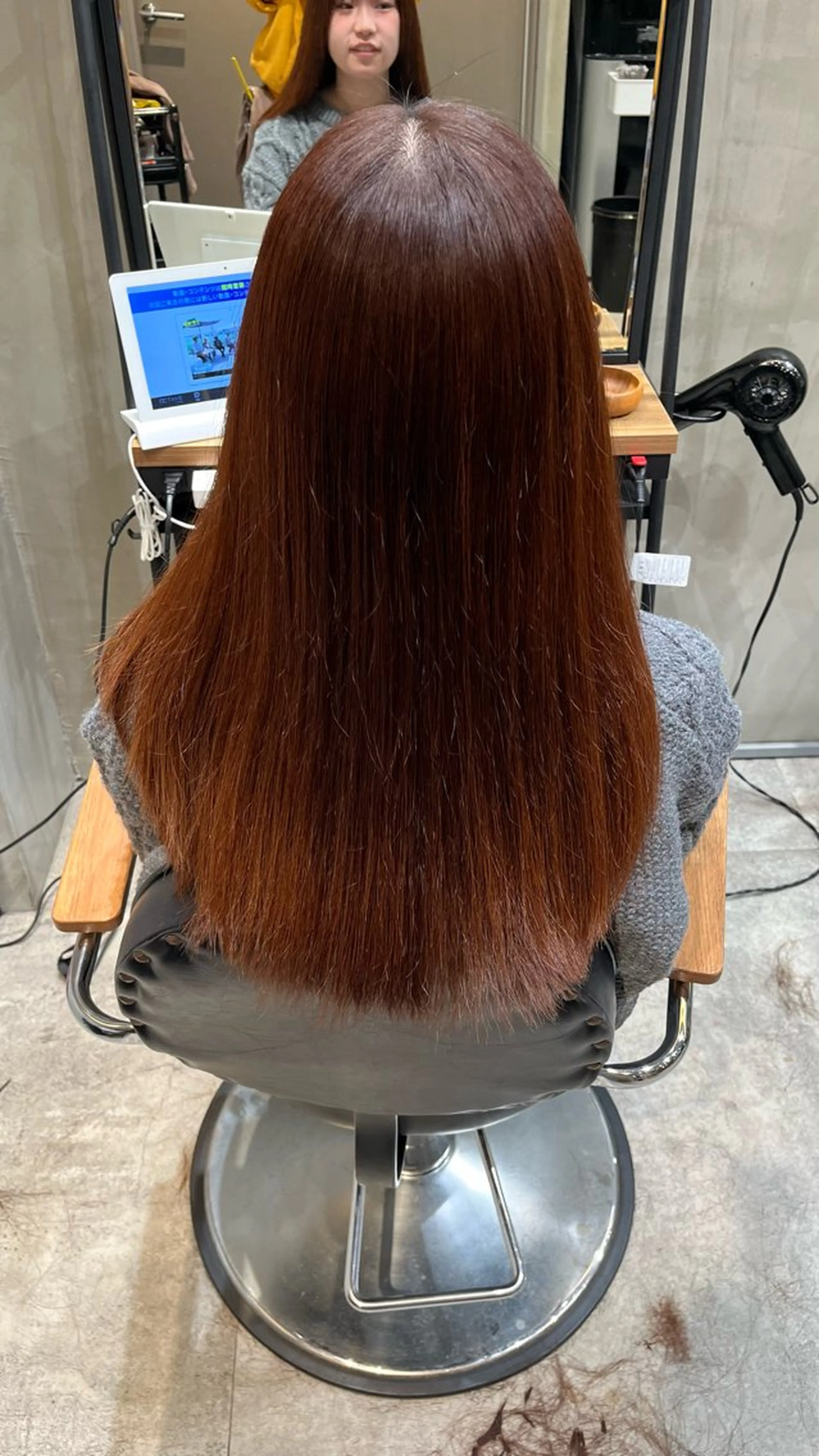 ミディアム ラフィスヘアー九大学研都市店所属・赤み消し艶カラー🍒 髪質改善　KAIのヘアスタイル