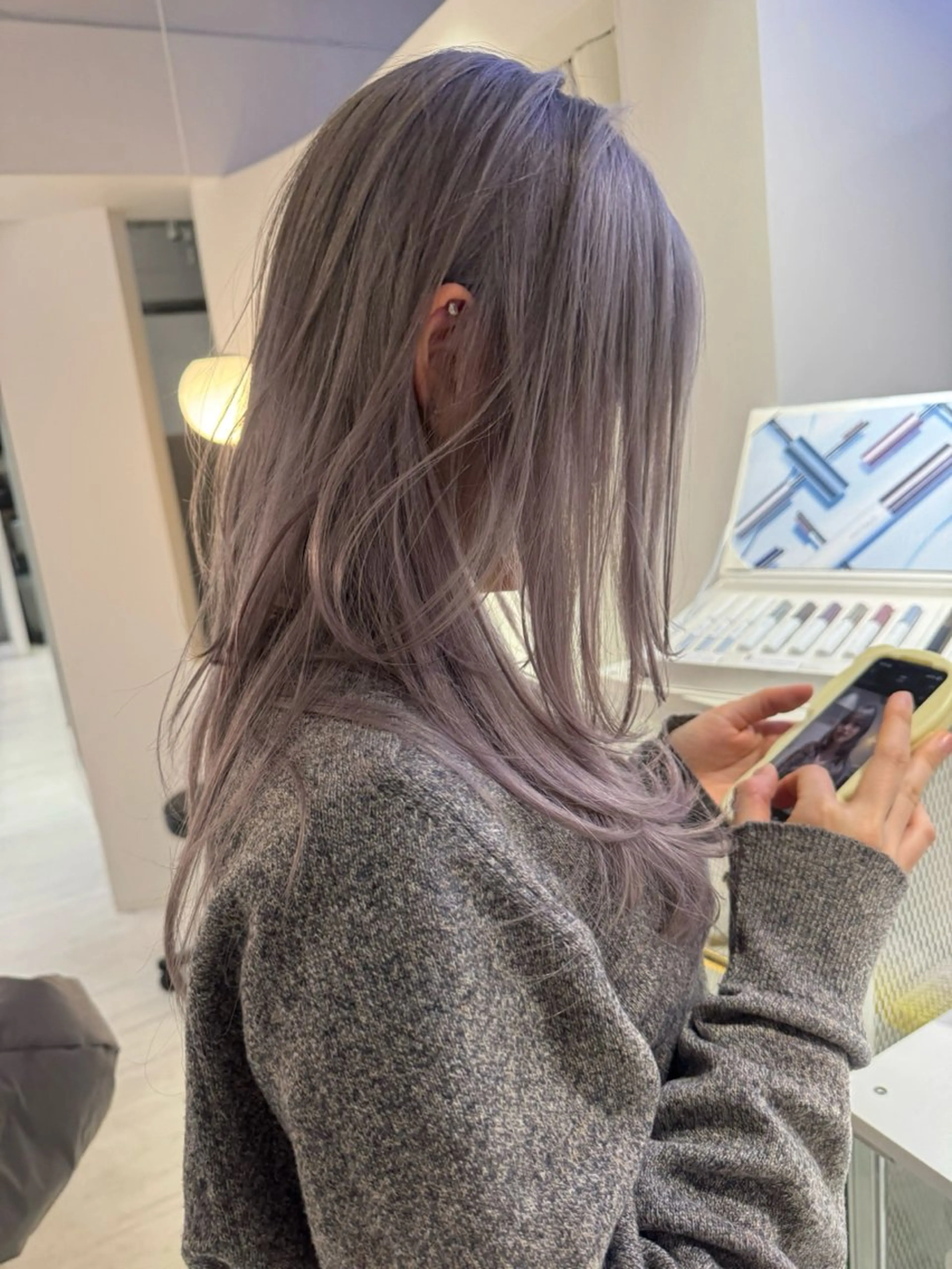 カラー ヘアカラー トリートメント Ami/艶カラー/ レイヤー/ハイトーンのヘアスタイル