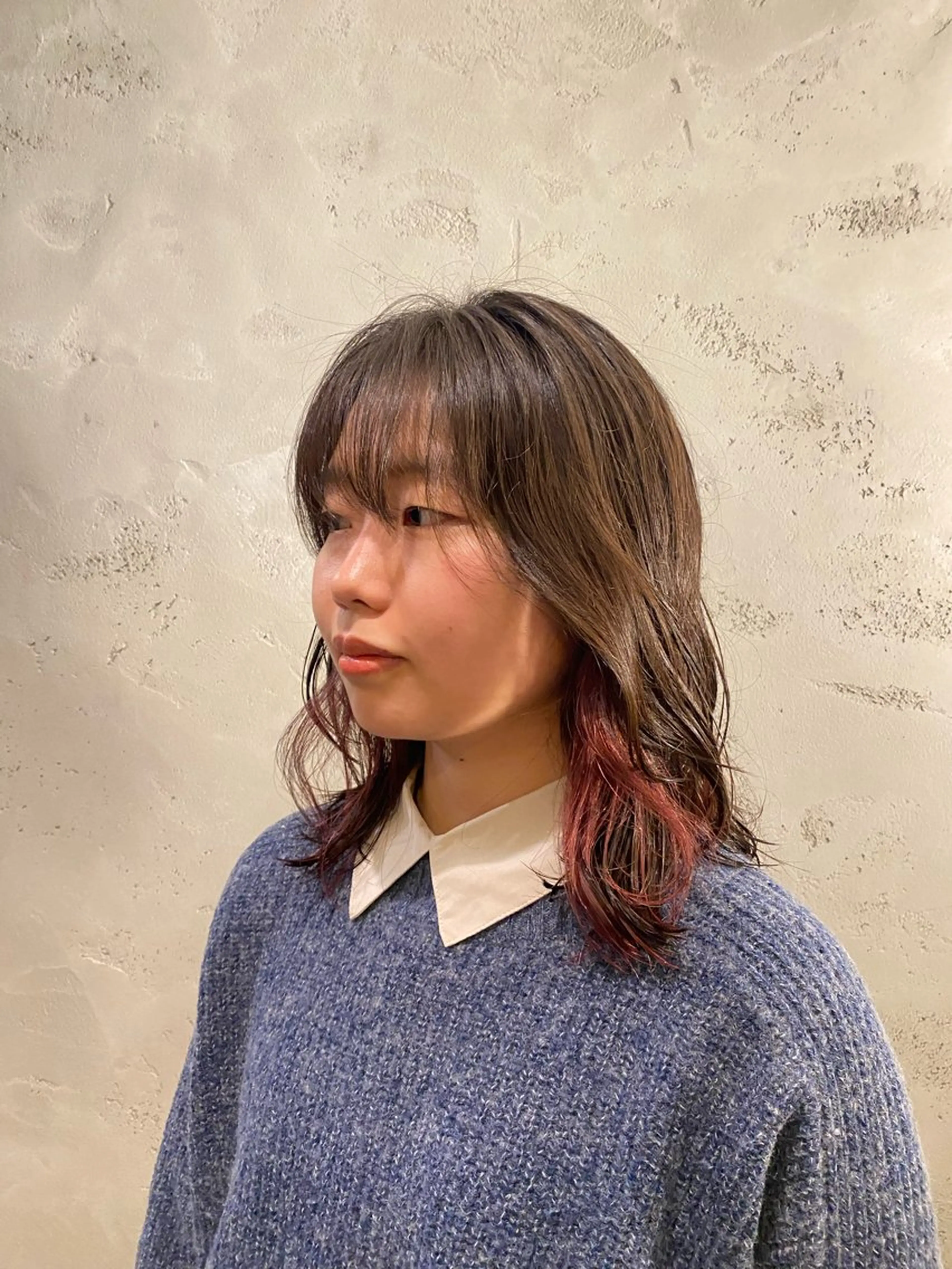 ミディアム ミディアムパーマ ブリーチカラー/ブロ ンドレイヤーカットのヘアスタイル