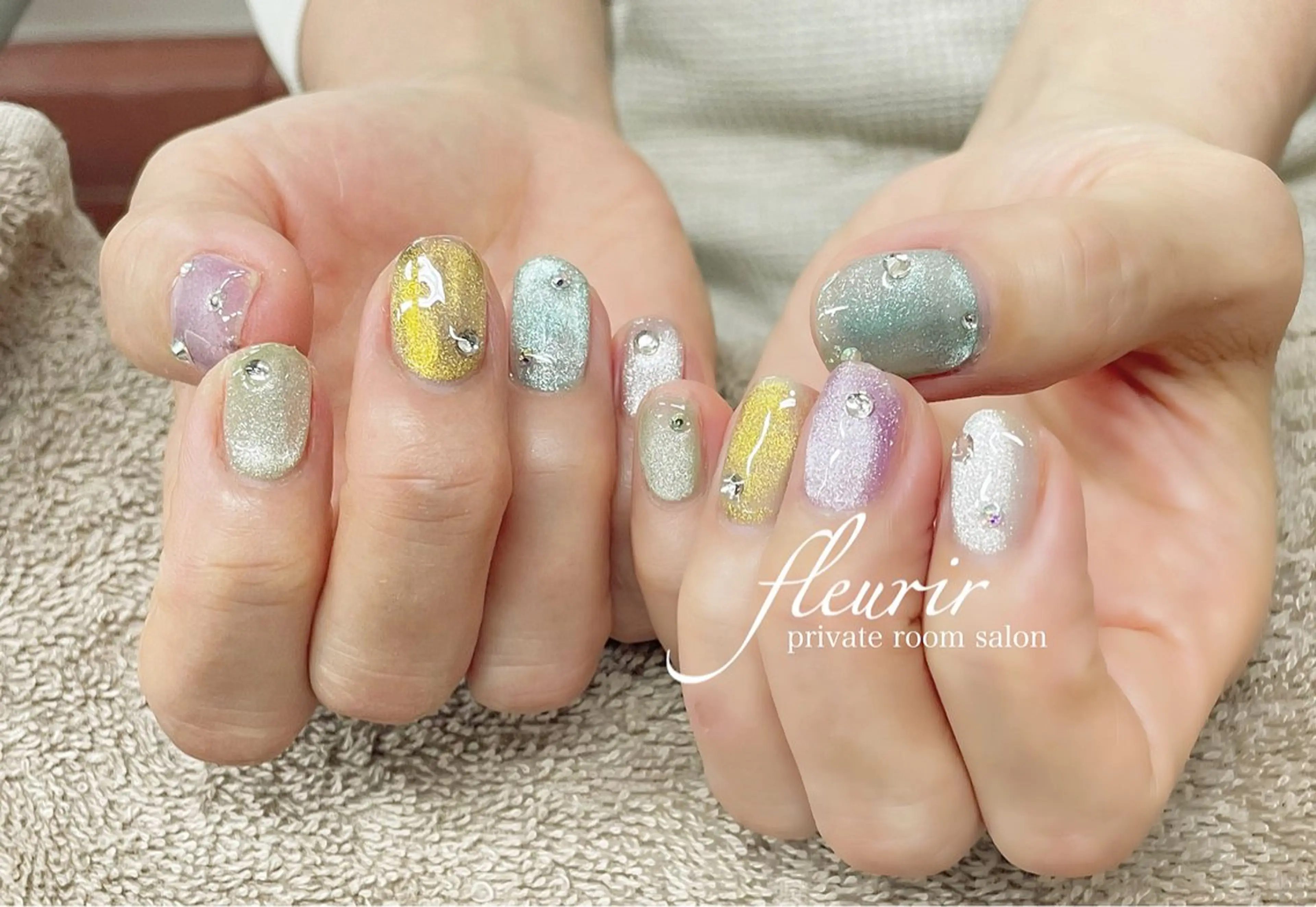 ネイル クリアネイル グリーン ロングネイル マグネットネイル マグネットワンカラー フルリール 【プライベートサロンのネイルデザイン