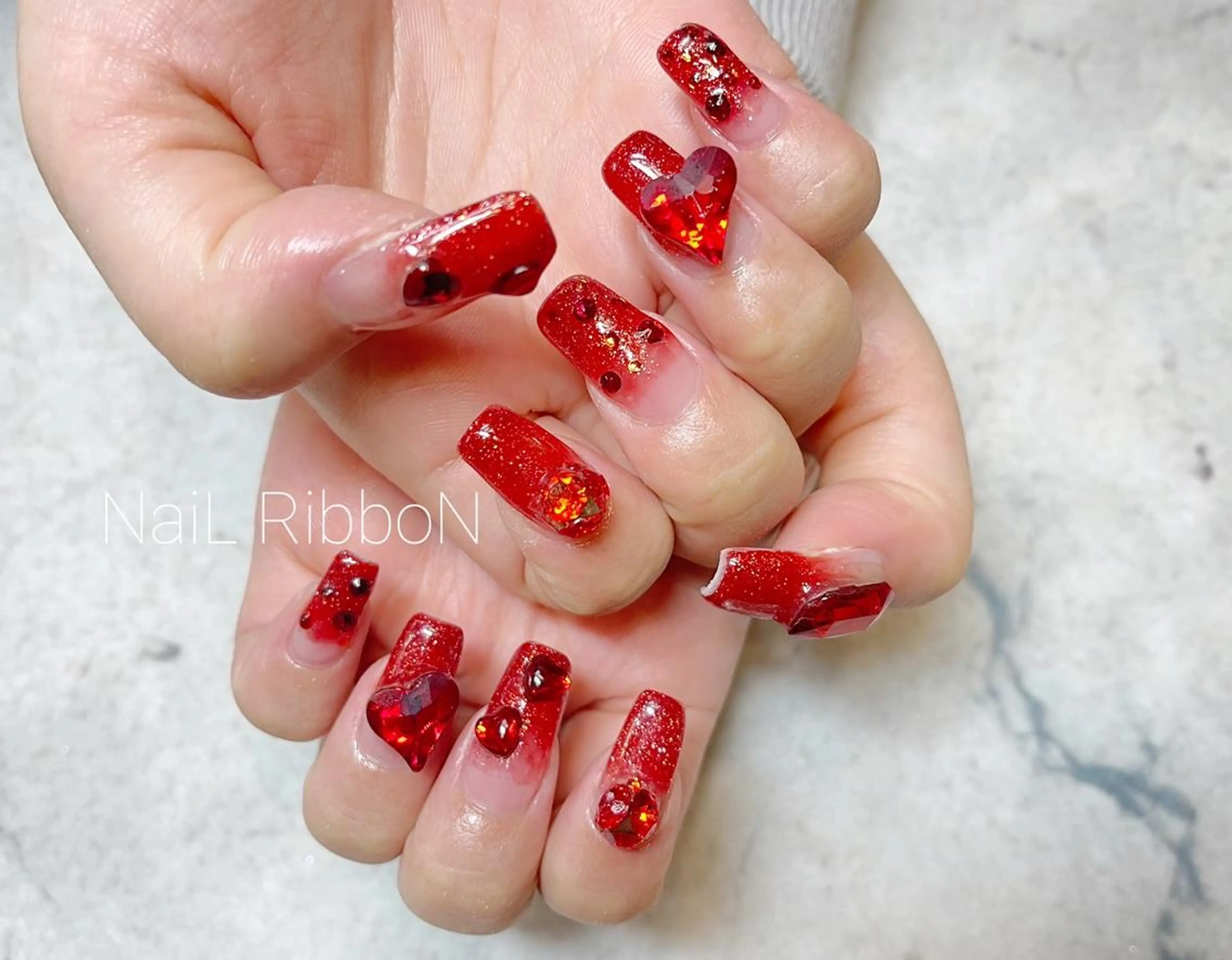 ネイル ネイルリボン 受付スタッフのネイルデザイン