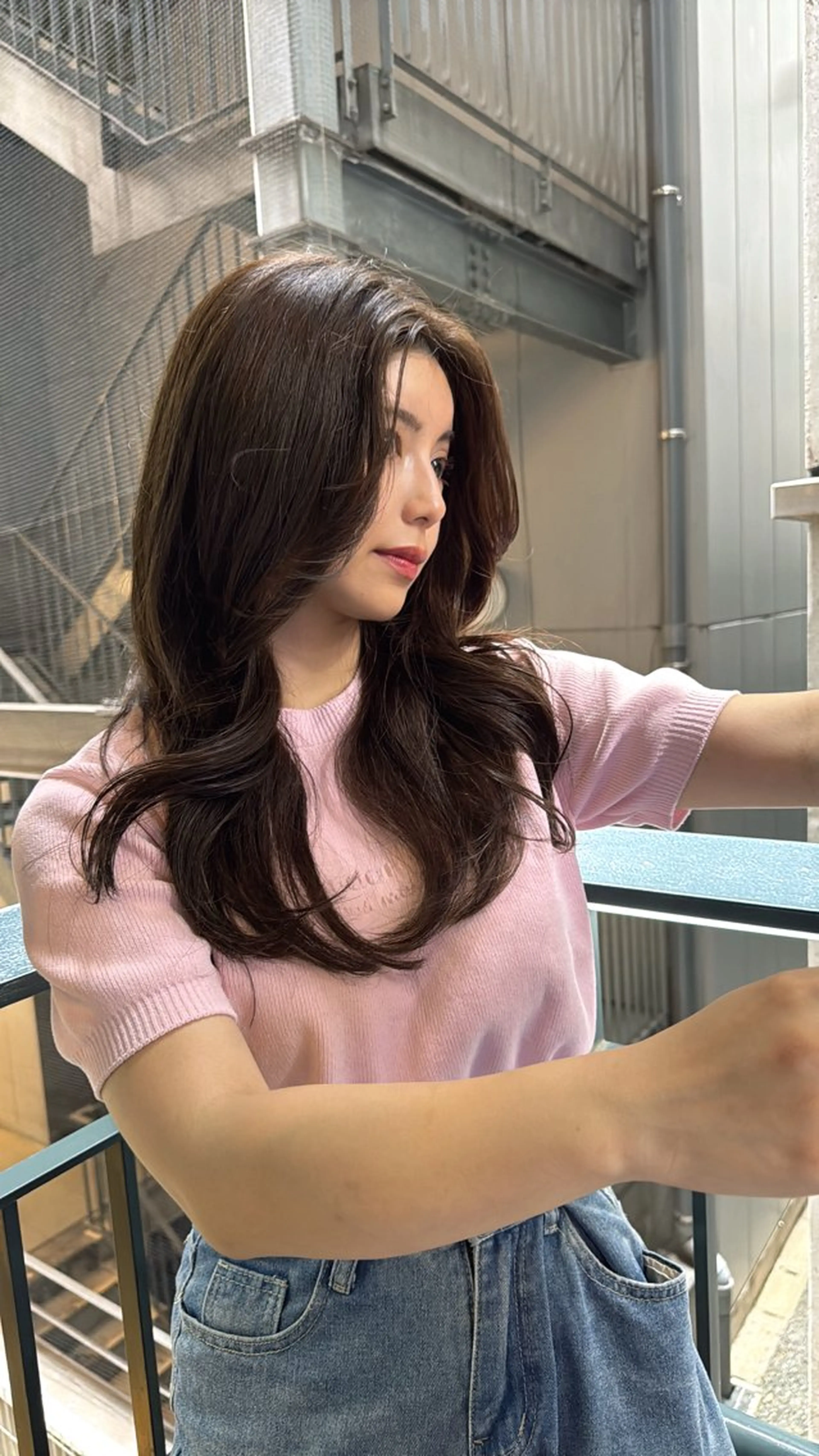 カラー AIRI layer cut hairのヘアスタイル