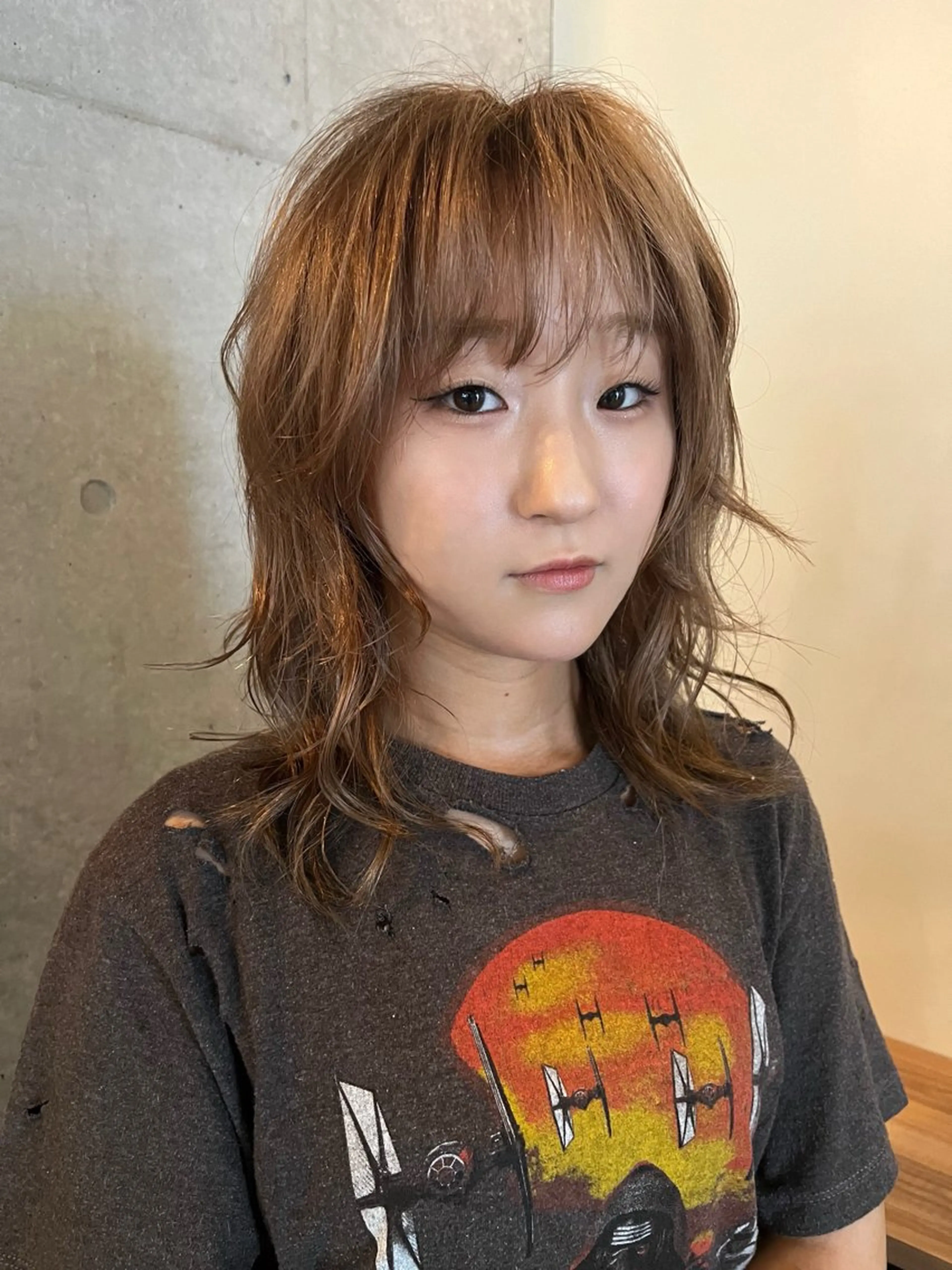 ミディアム ミディアムパーマ レイヤーカット ウルフカット ウルフレイヤー カット トリートメント レイヤーカット\ウル フ　chinatsuのヘアスタイル