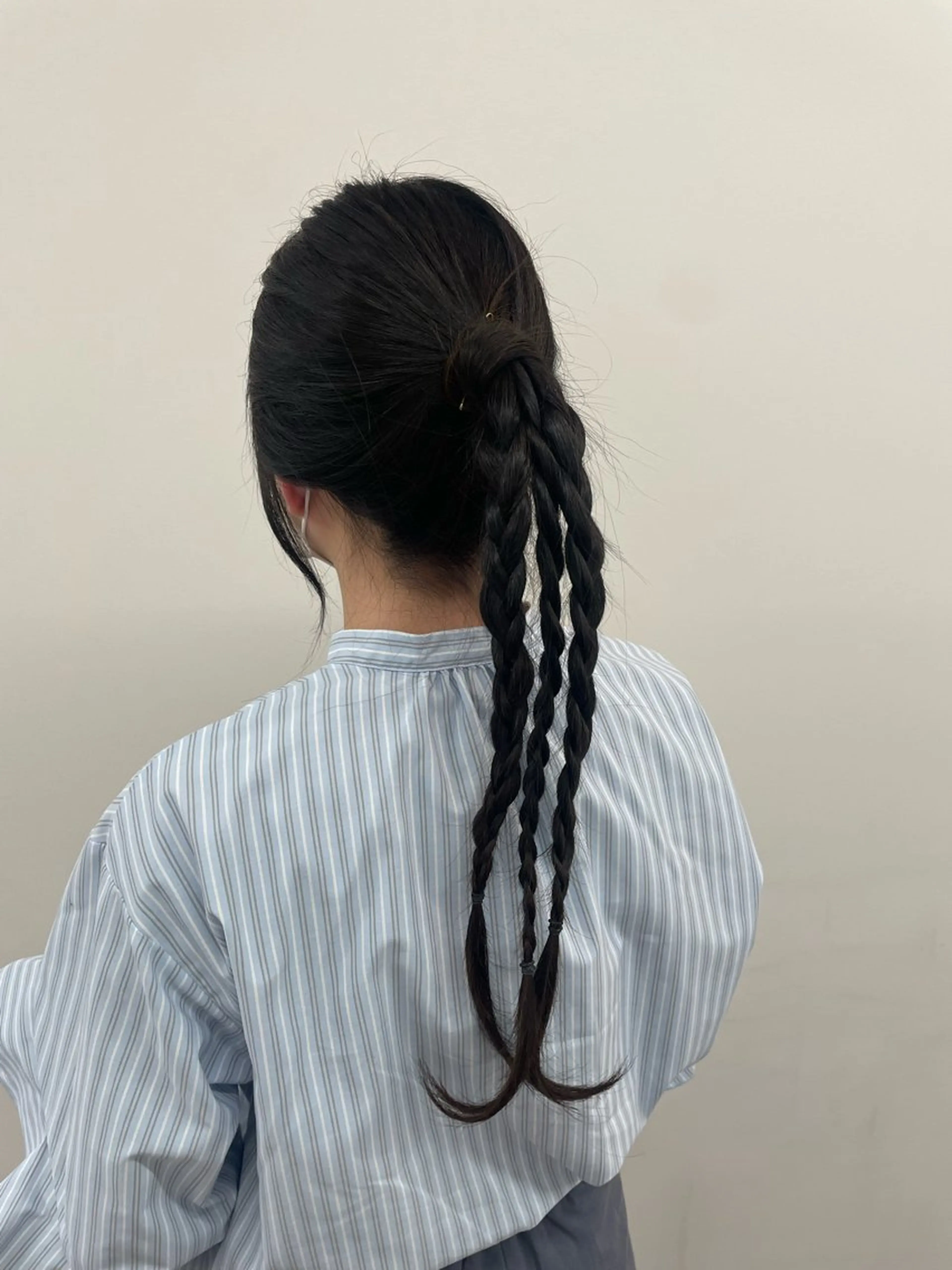 セミロング 安達 萌花のヘアスタイル