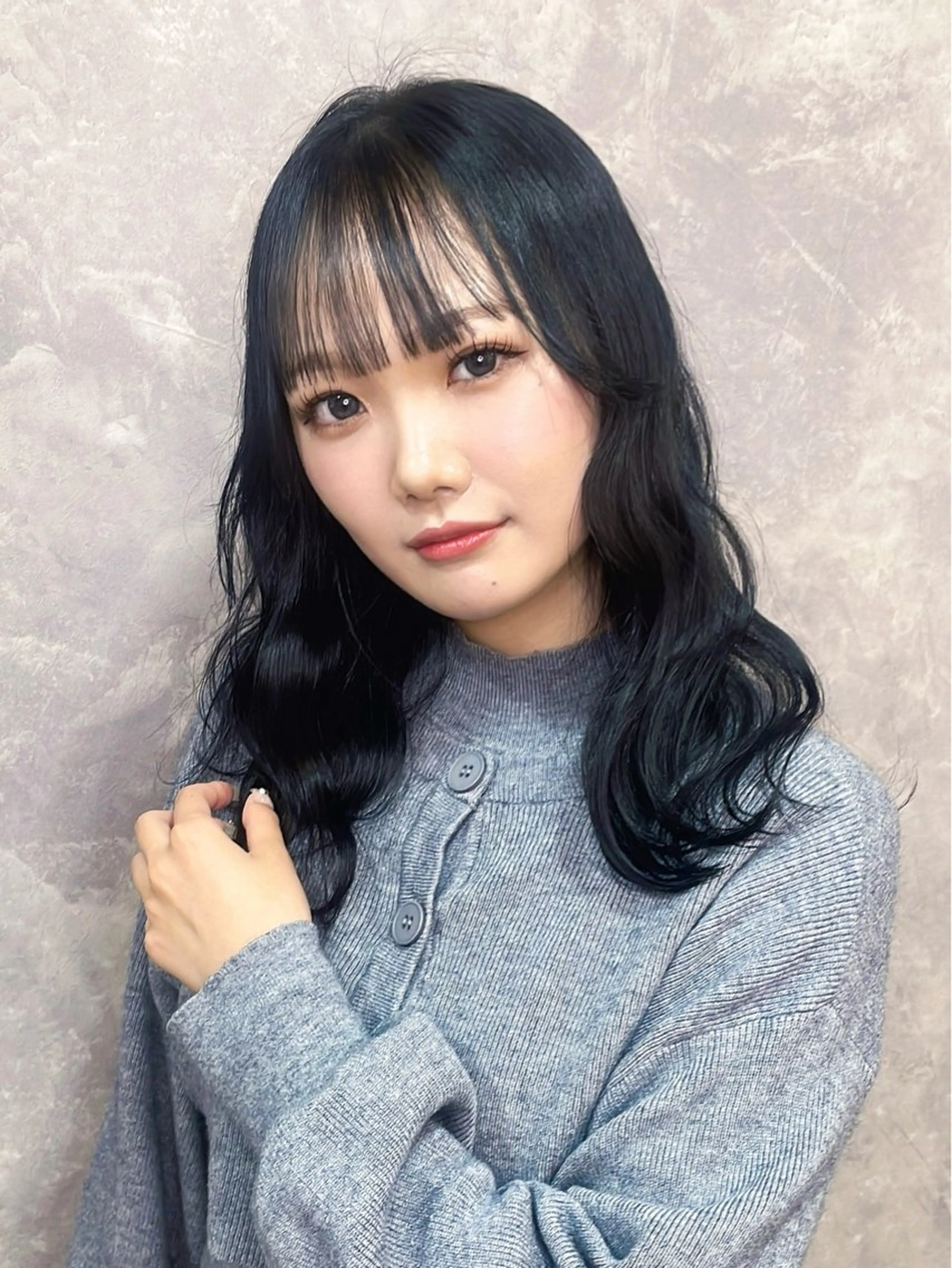 セミロング カラー ヘアアレンジ ブリーチ ブリーチなしカラー カット ヘアカラー トリートメント 青髪特化🩵 ダブルカラーのヘアスタイル