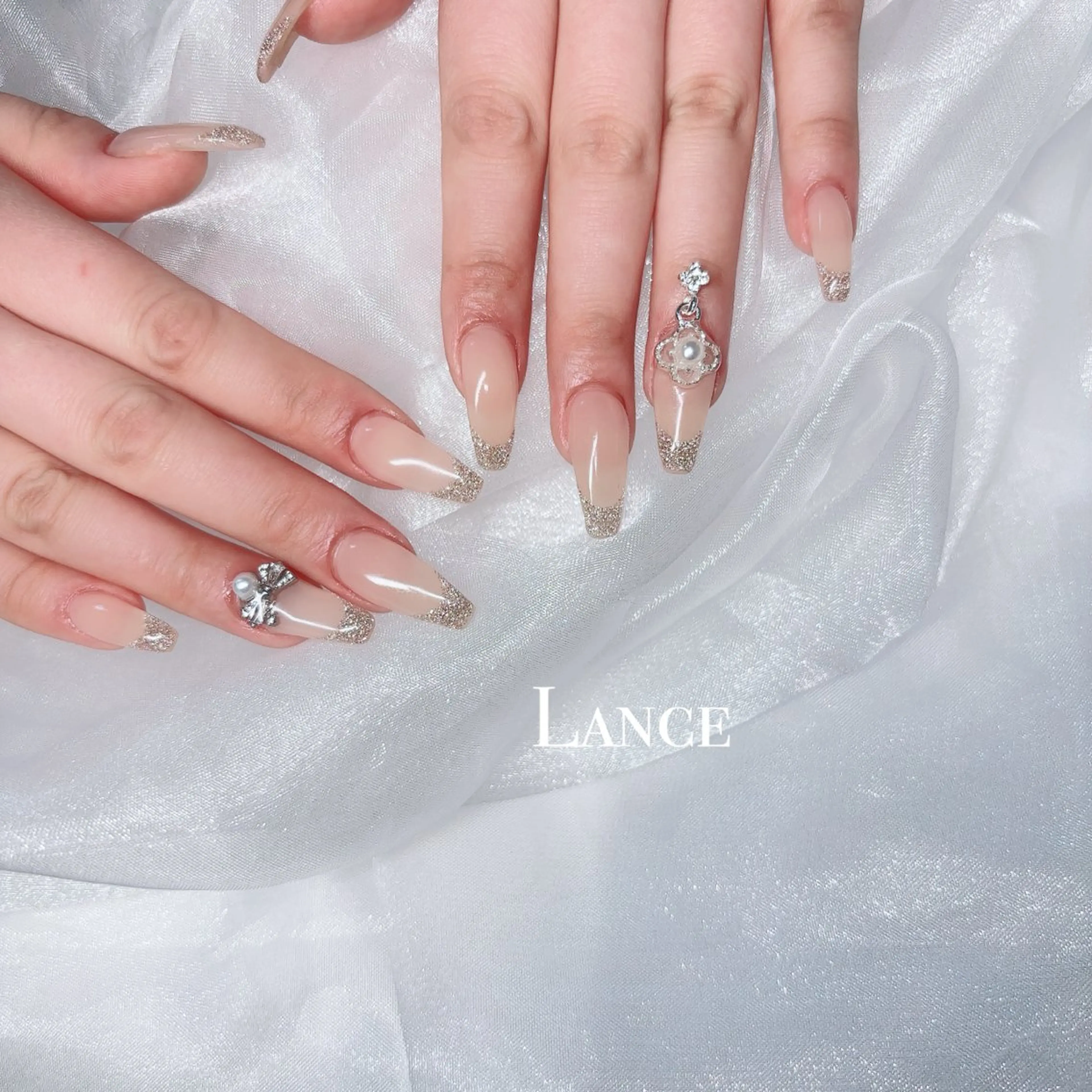 ネイル キラキラネイル 韓国ネイル マグネットネイル 春ネイル ワンホンネイル Lance nailのネイルデザイン