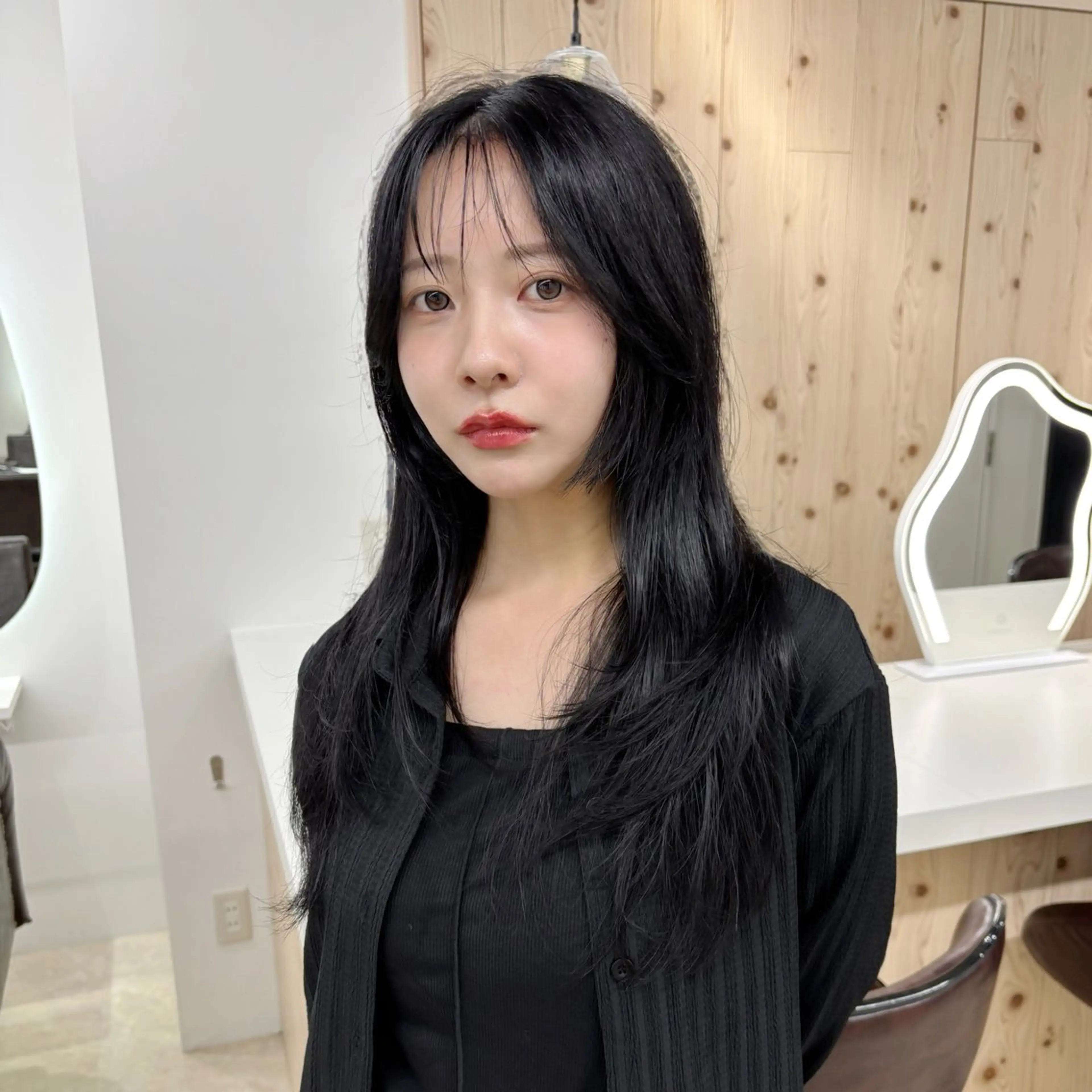 ロング カラー 韓国風ヘア レイヤーカット ロング カット ヘアカラー トリートメント 韓国ヘア/髪質改善/ レイヤー/ブラウンのヘアスタイル