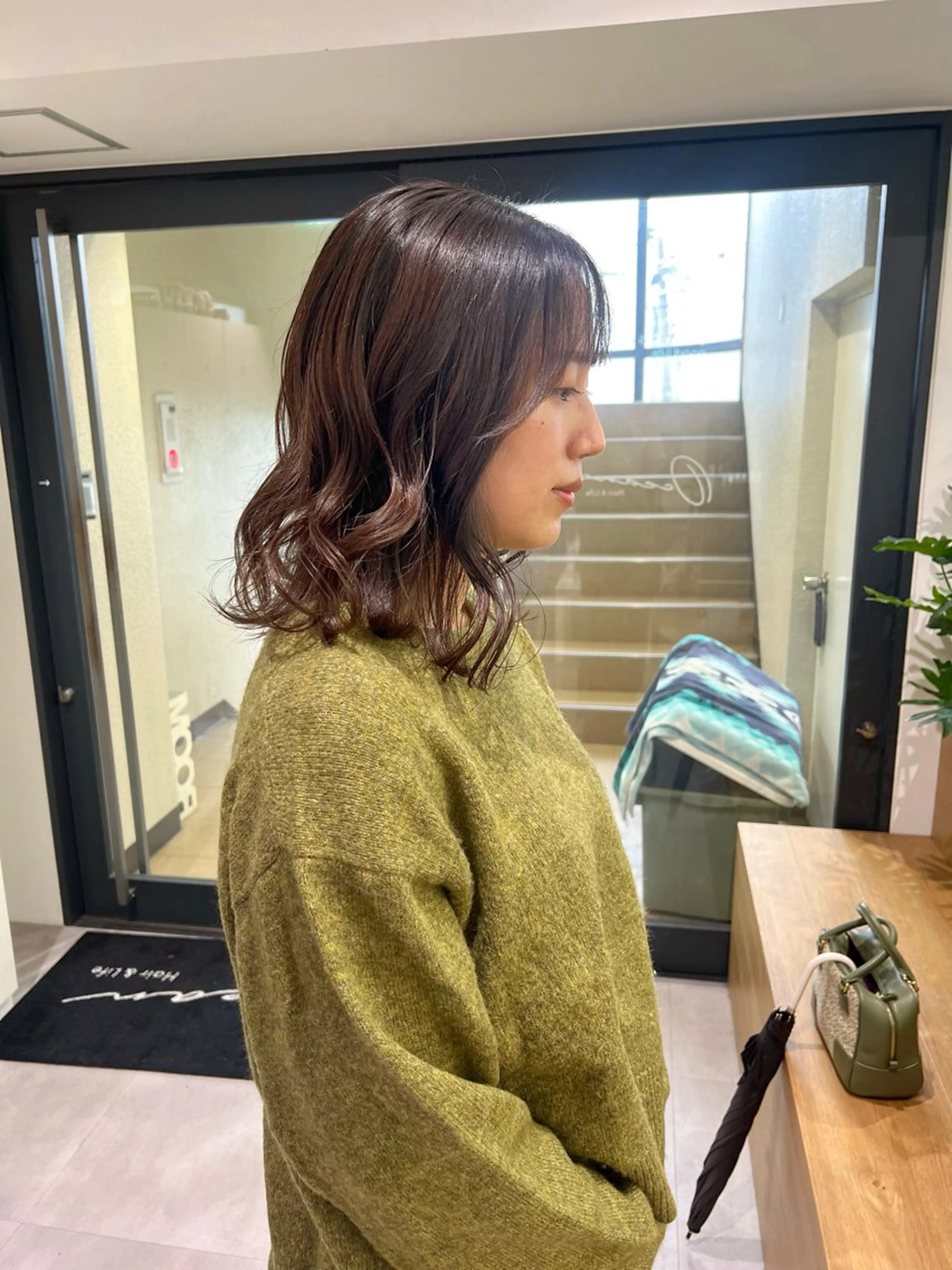 ミディアム カラー カット ヘアカラー トリートメント 艶ベージュ/オリーブ カラー🫒airiのヘアスタイル