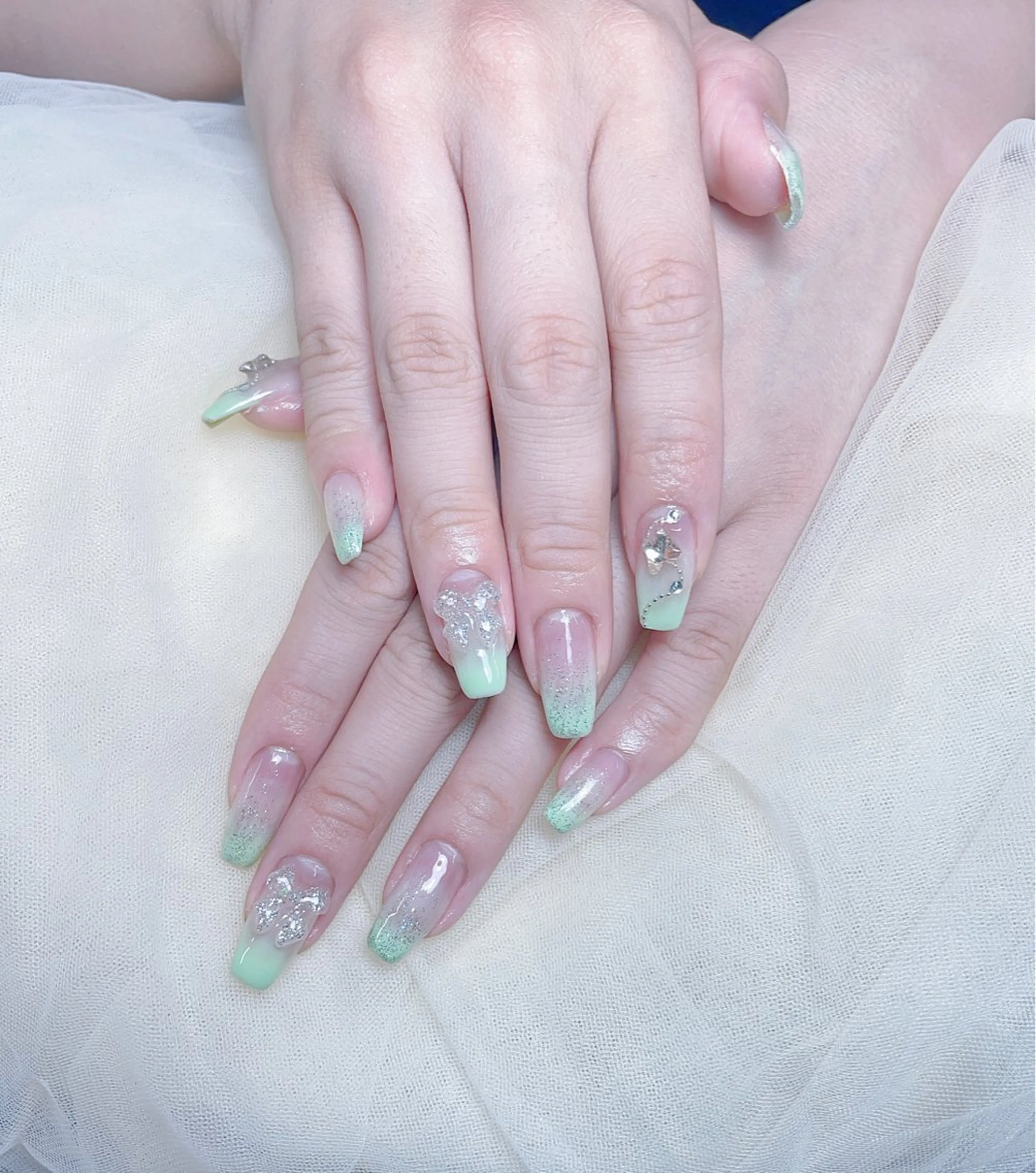 ネイル アートネイル 長さ出し ガーリー 韓国ネイル 持ち込み Rin Nail 新大久保店のネイルデザイン