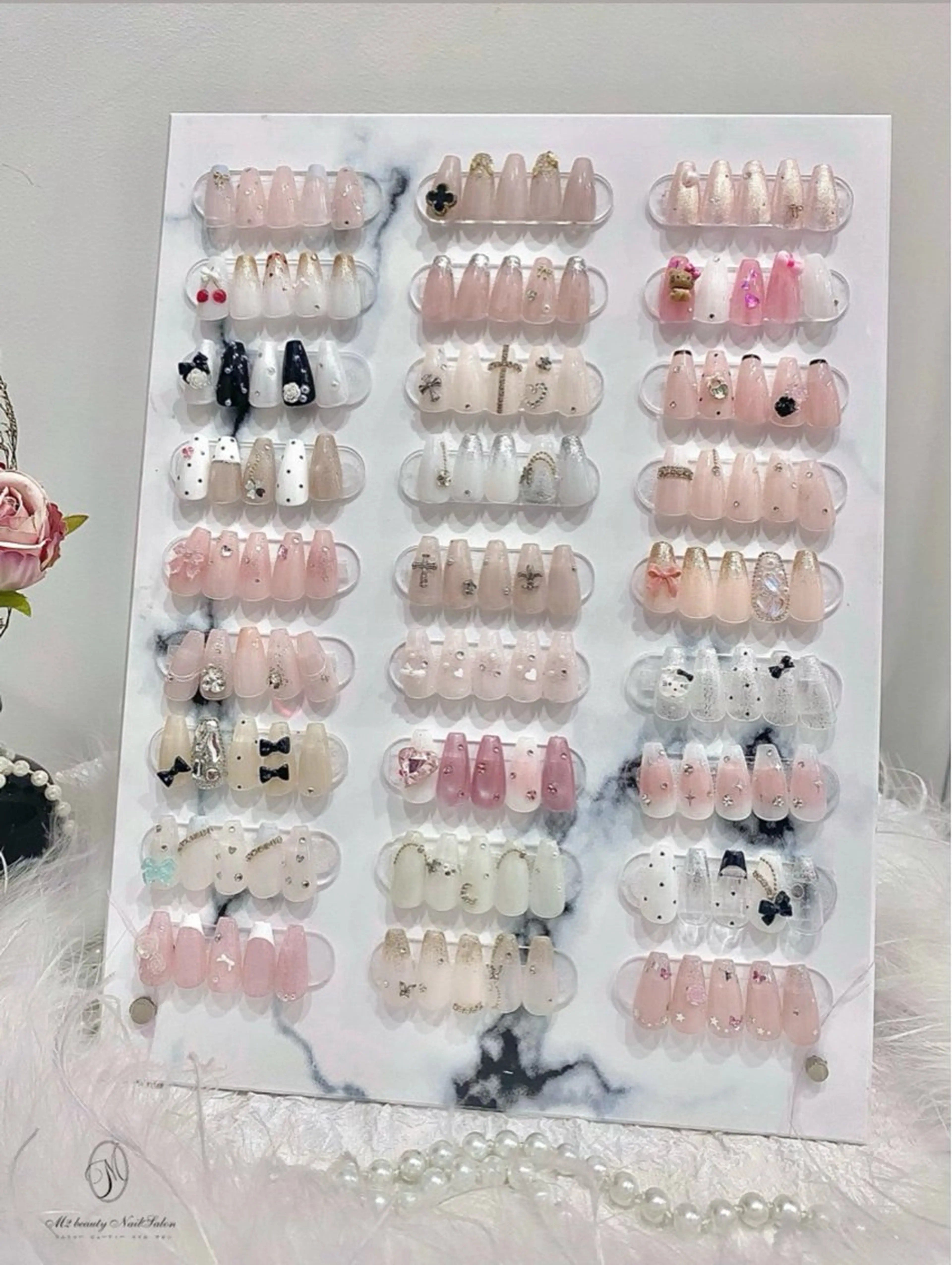 ネイル アートネイル フラッシュネイル フレンチネイル ガラスフレンチ グラデーション ハンドネイル M2 BEAUTY アユミのネイルデザイン