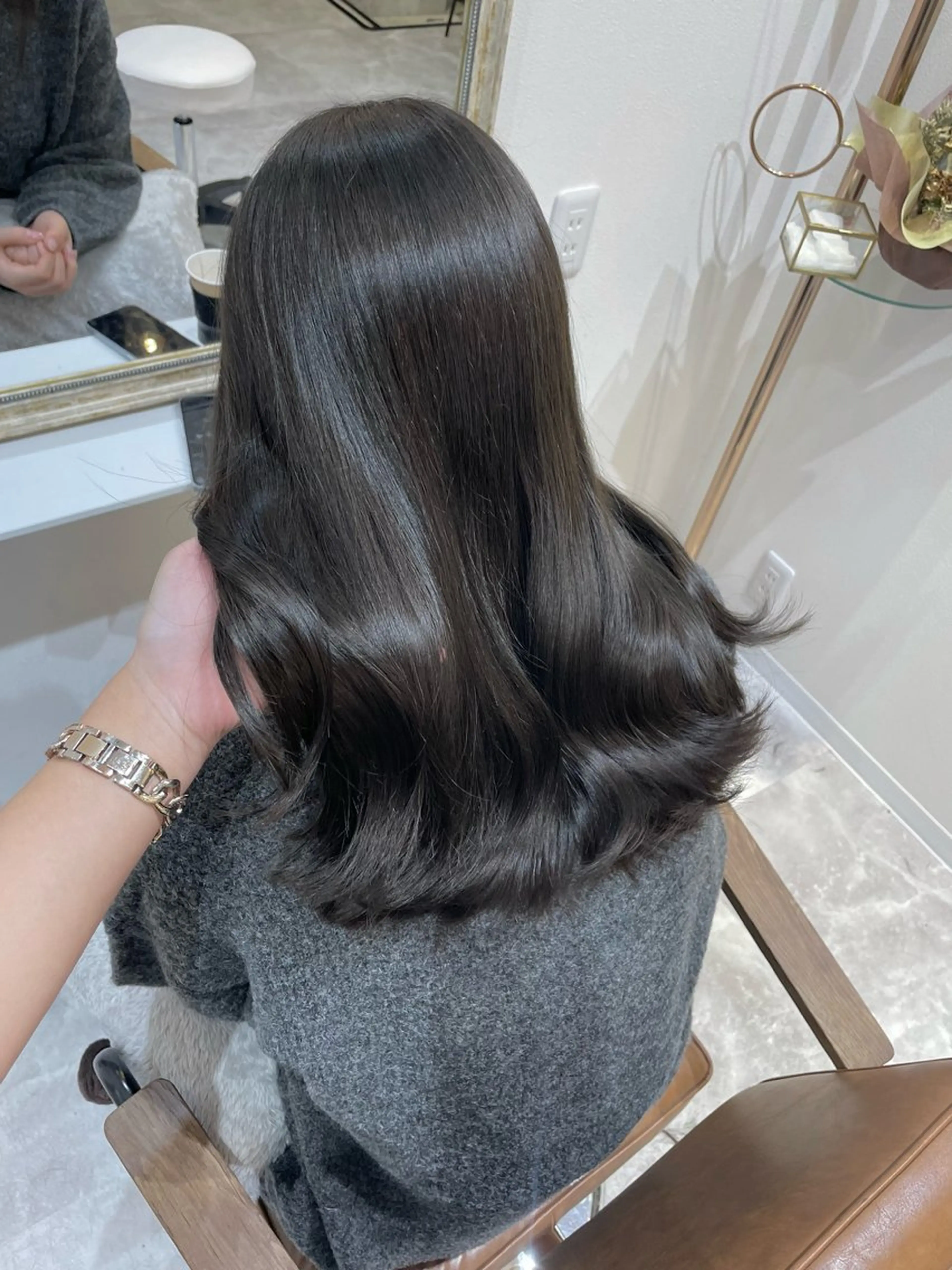 セミロング カラー グレージュ オリーブグレージュ オリーブグレー 垢抜け似合わせカラー /梅田 /ayanaのヘアスタイル