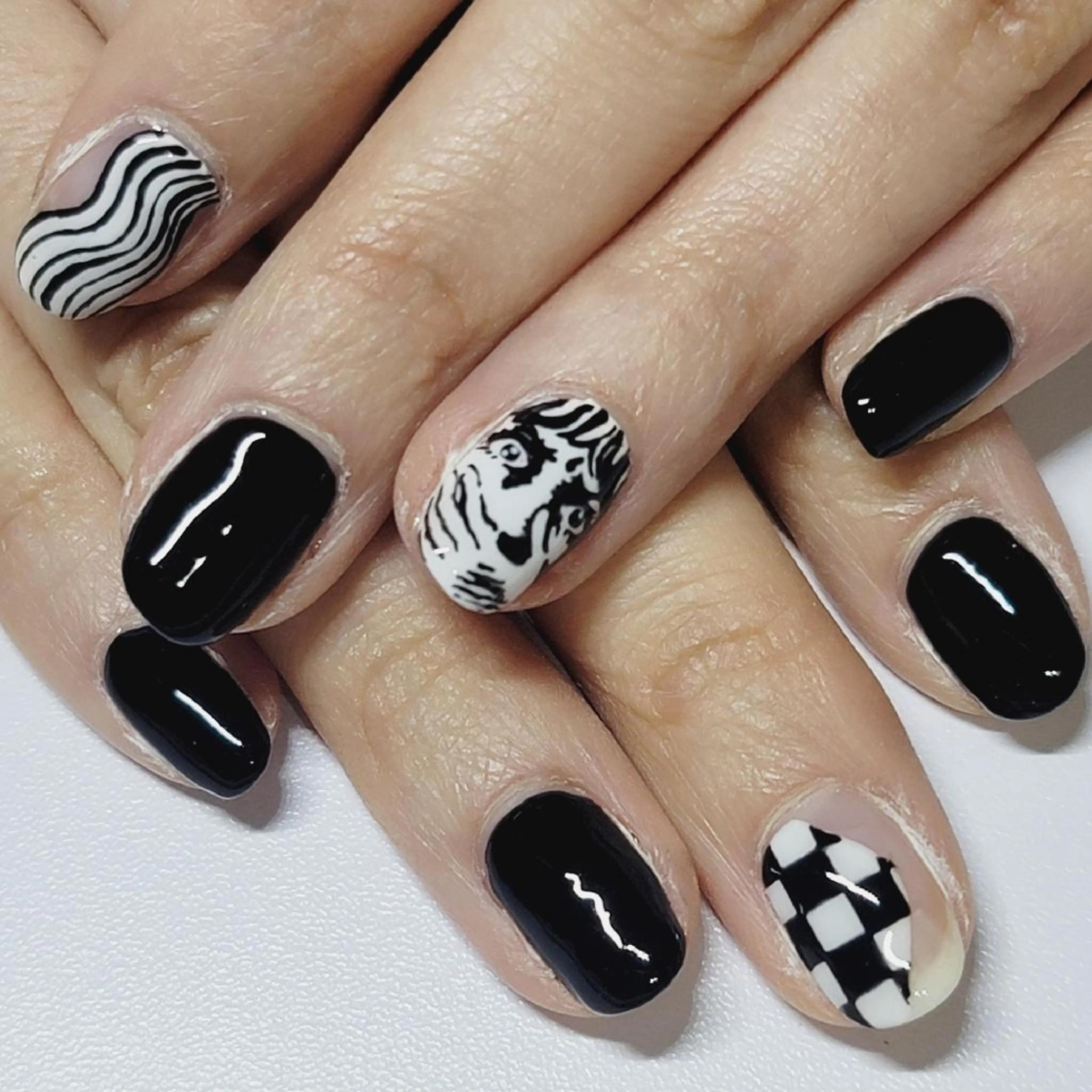 ネイル アートネイル ホワイト ハンドネイル よしだ ひろきのネイルデザイン